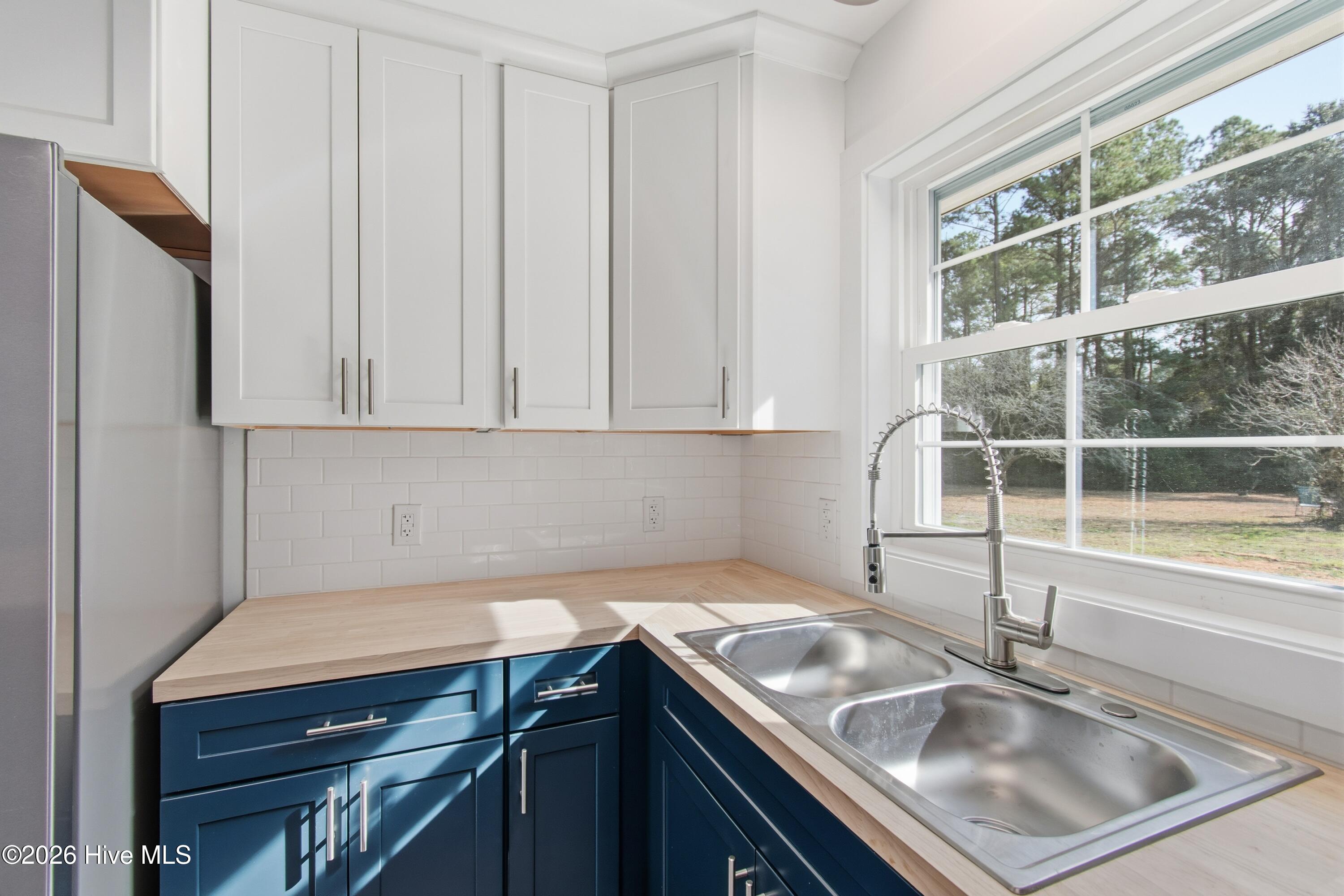 100550863 | Photo 15