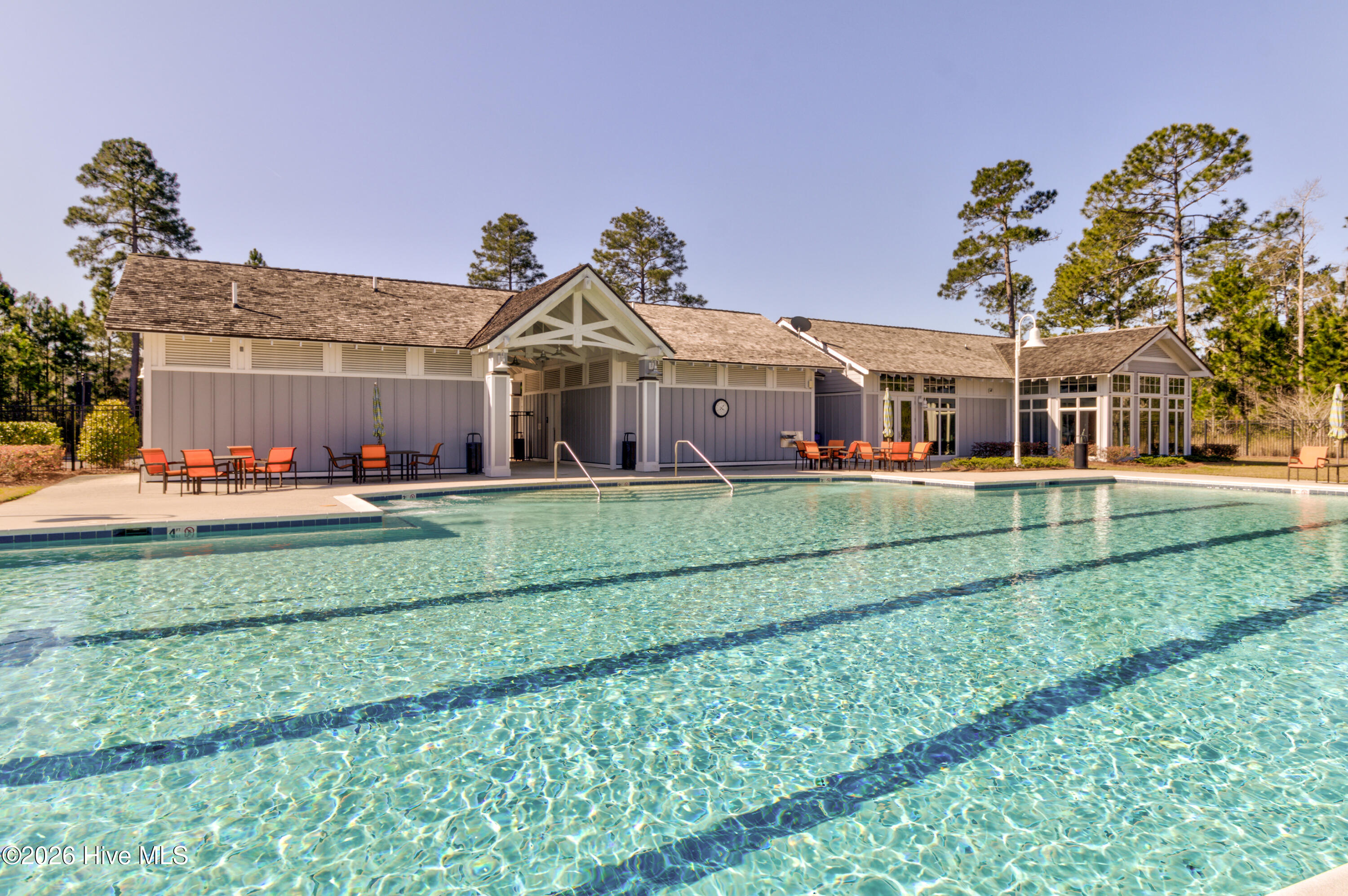 100569553 | Photo 44