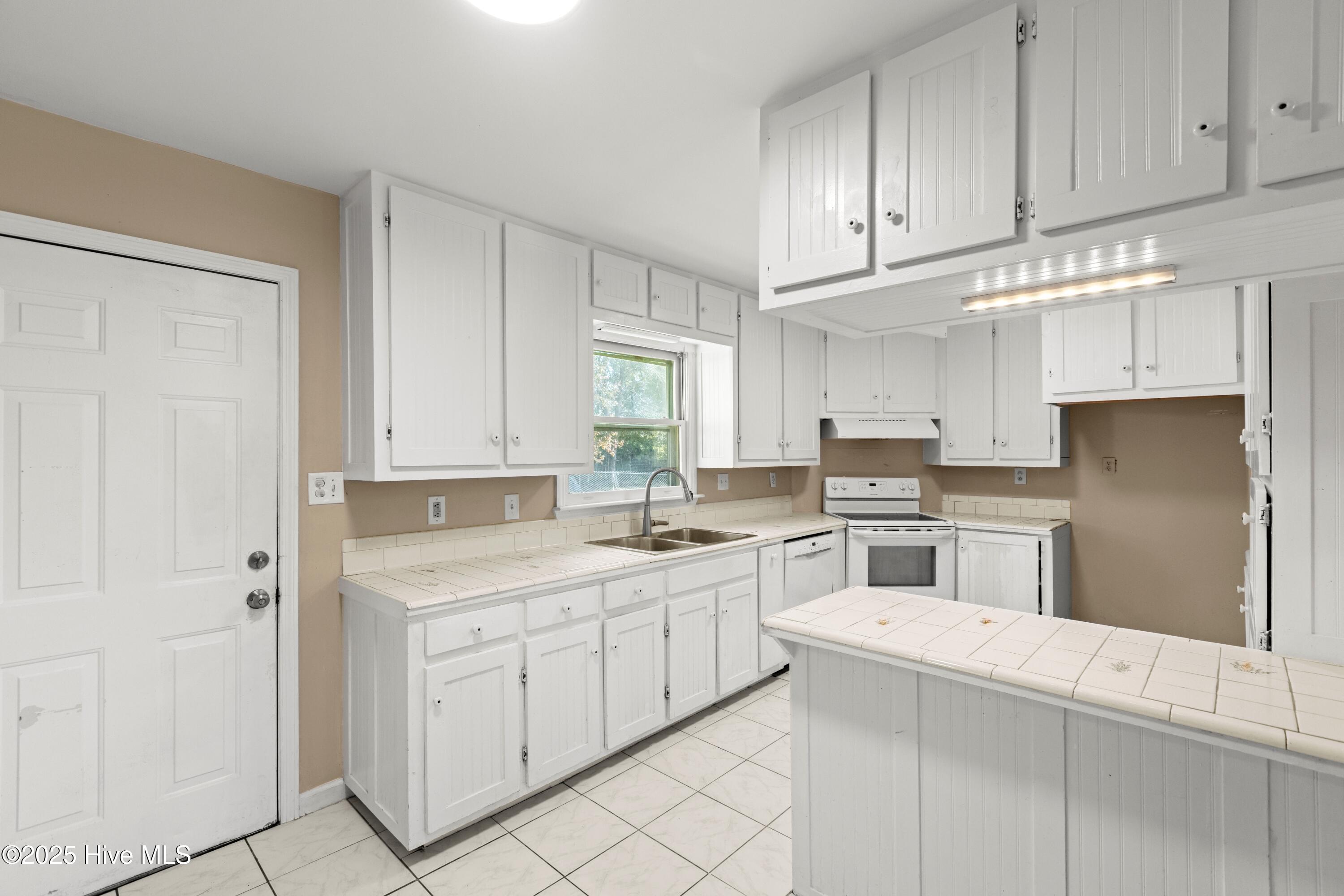 100543446 | Photo 10