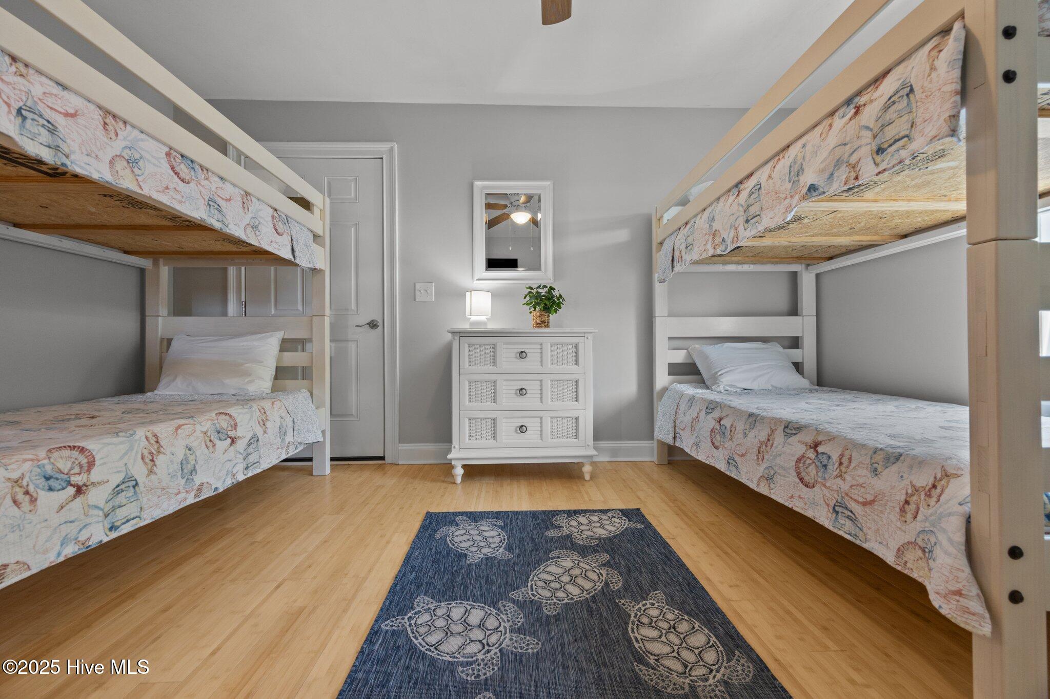 100506414 | Photo 18