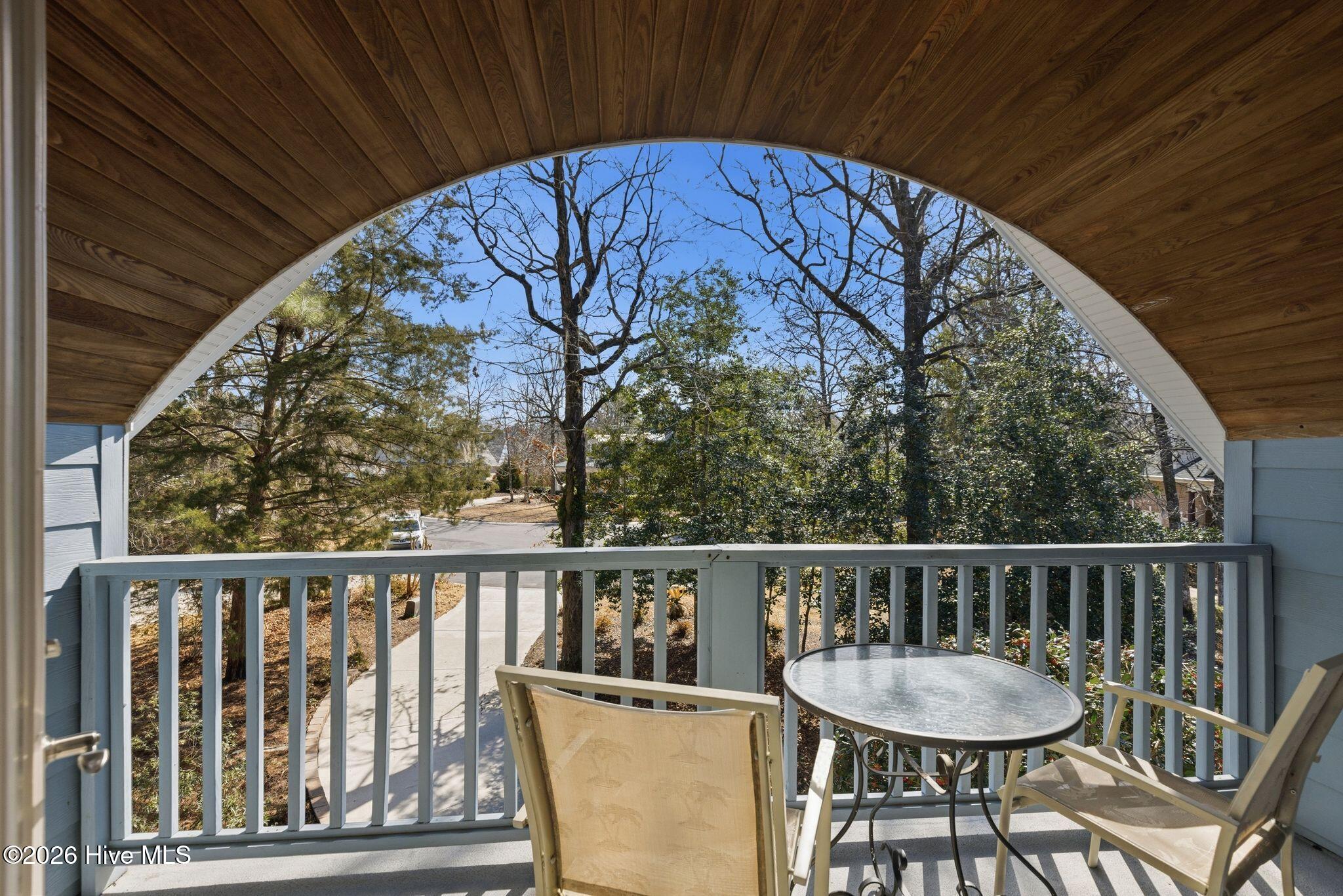 100555834 | Photo 46