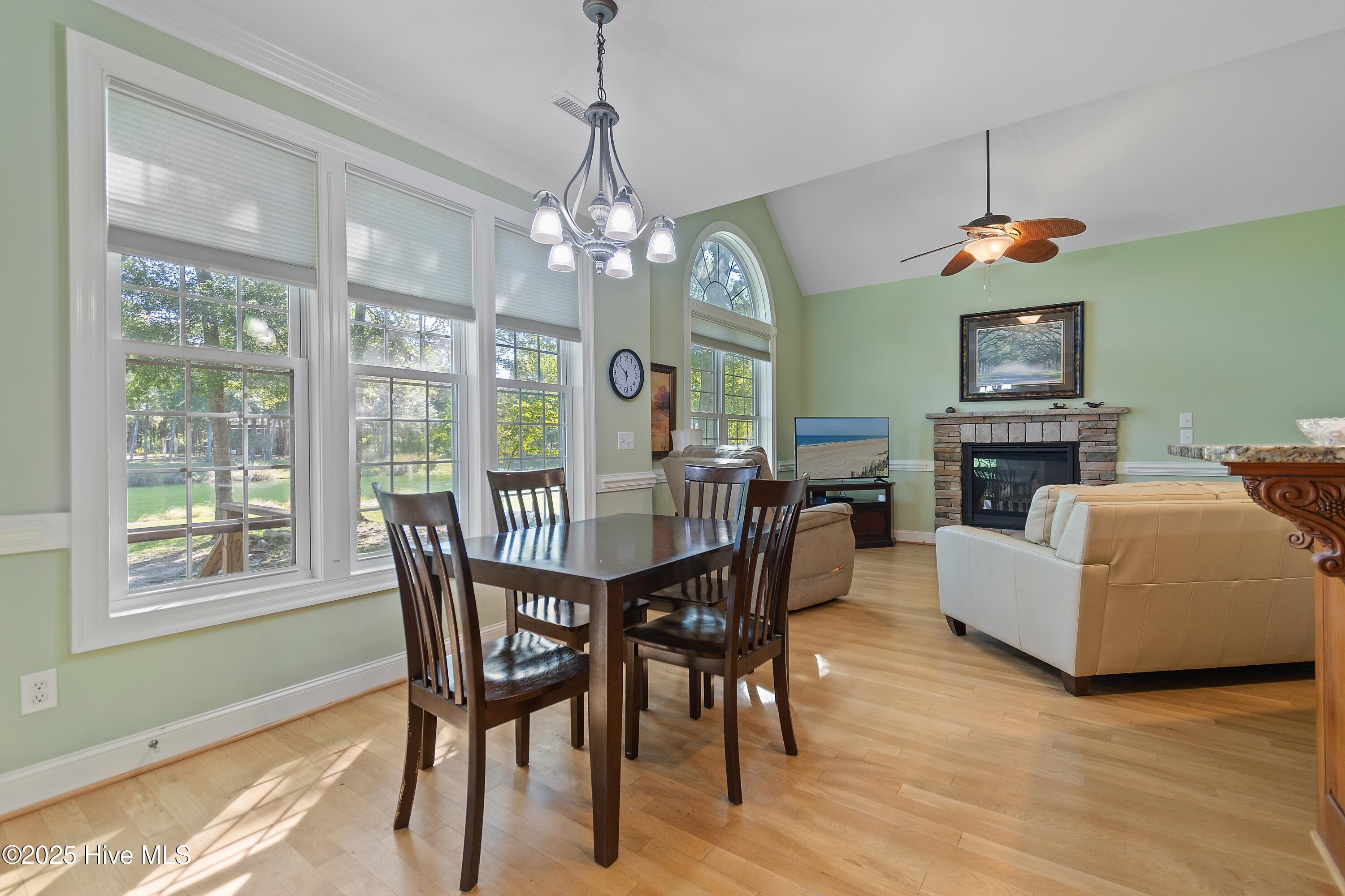 100528627 | Photo 10