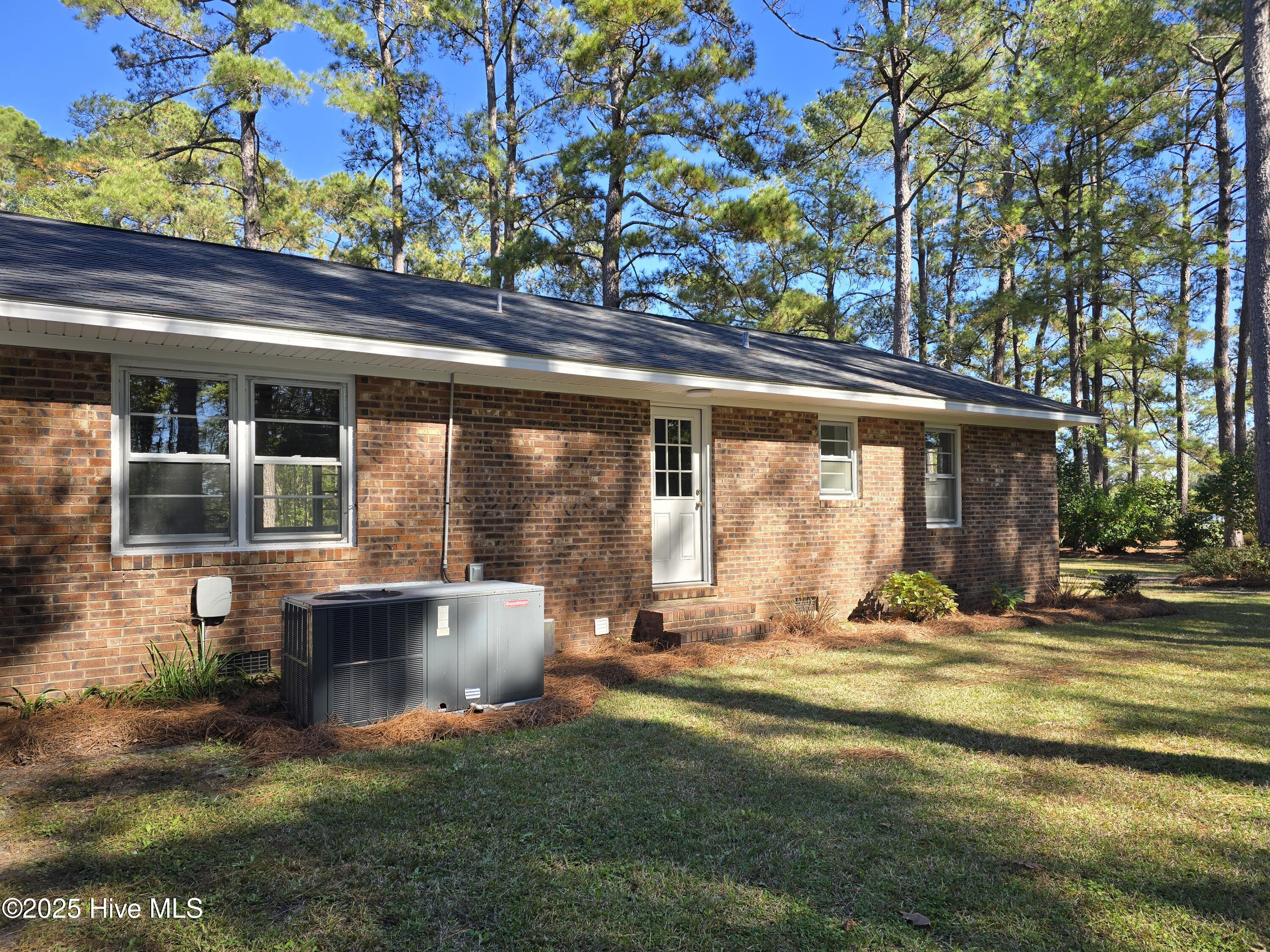 100540176 | Photo 17