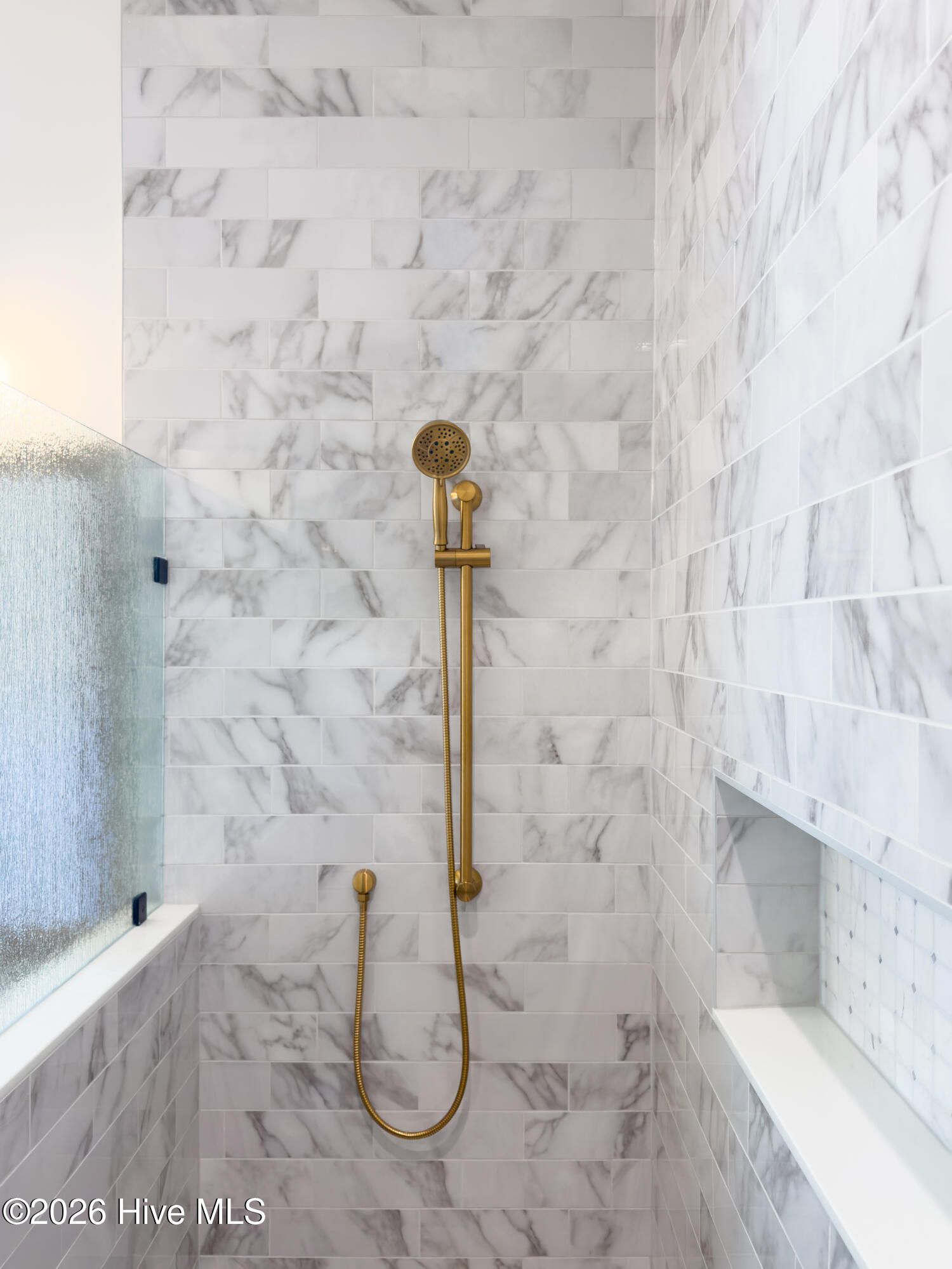 100499793 | Photo 24