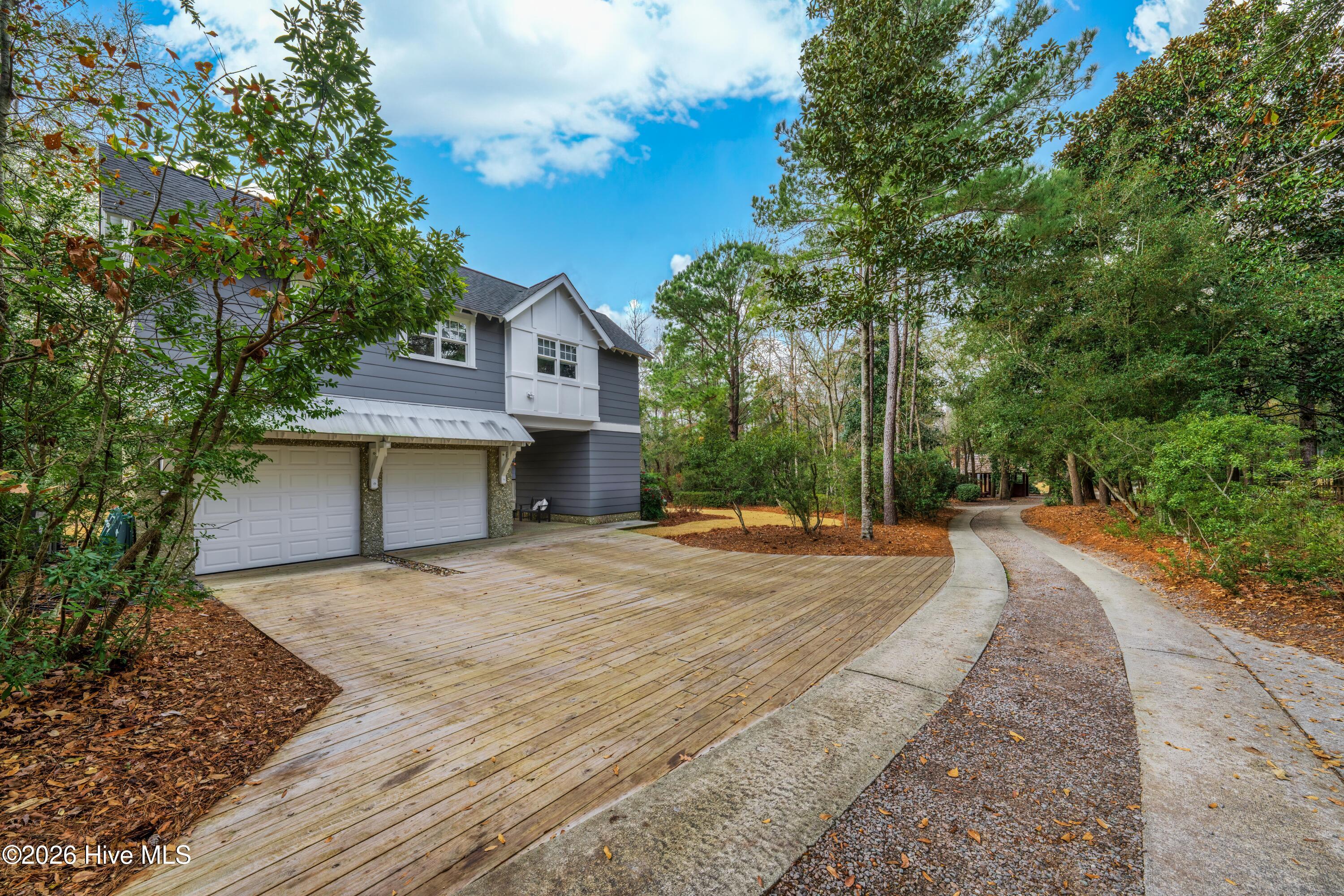 100549444 | Photo 64