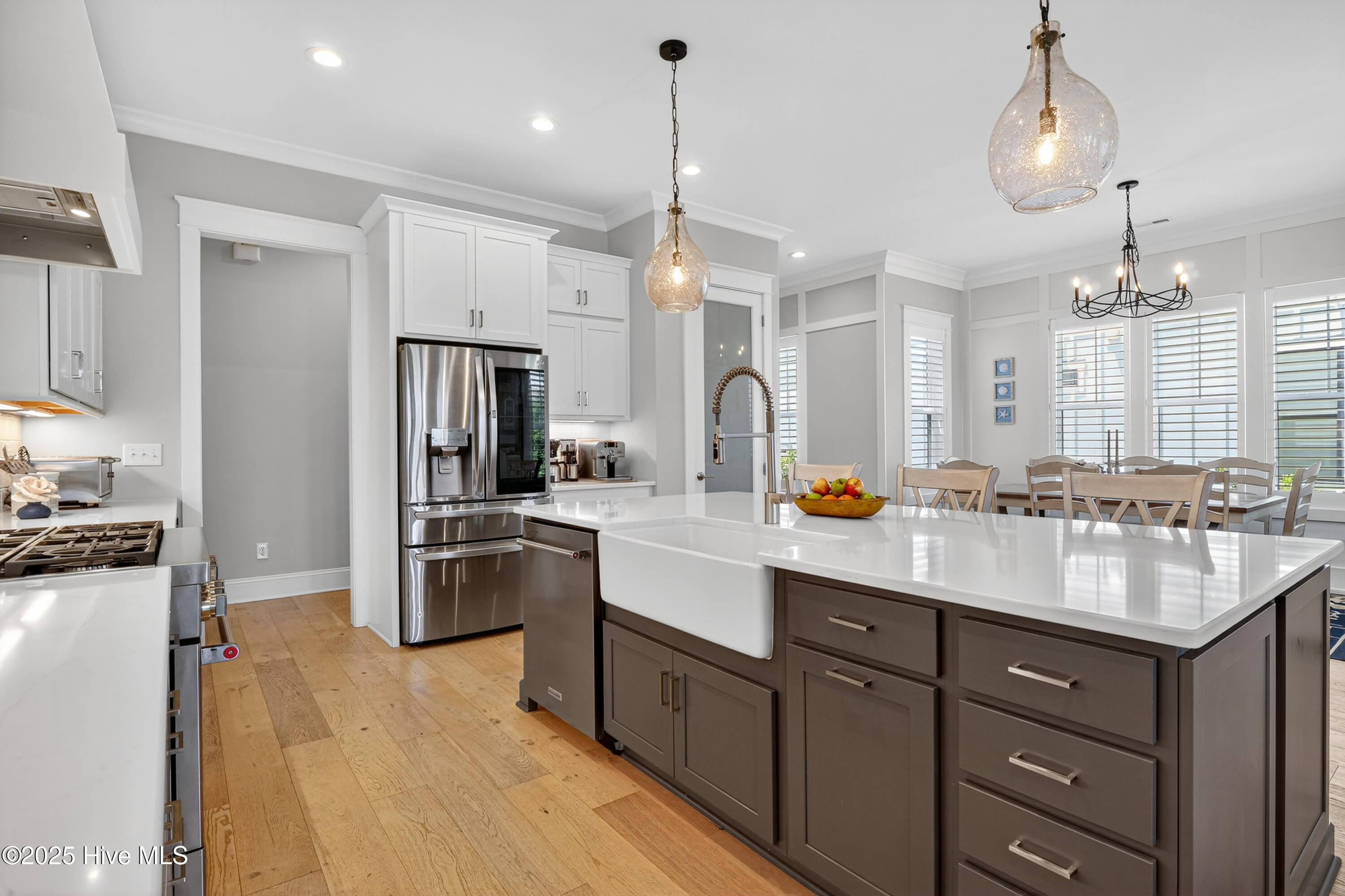 100523935 | Photo 16