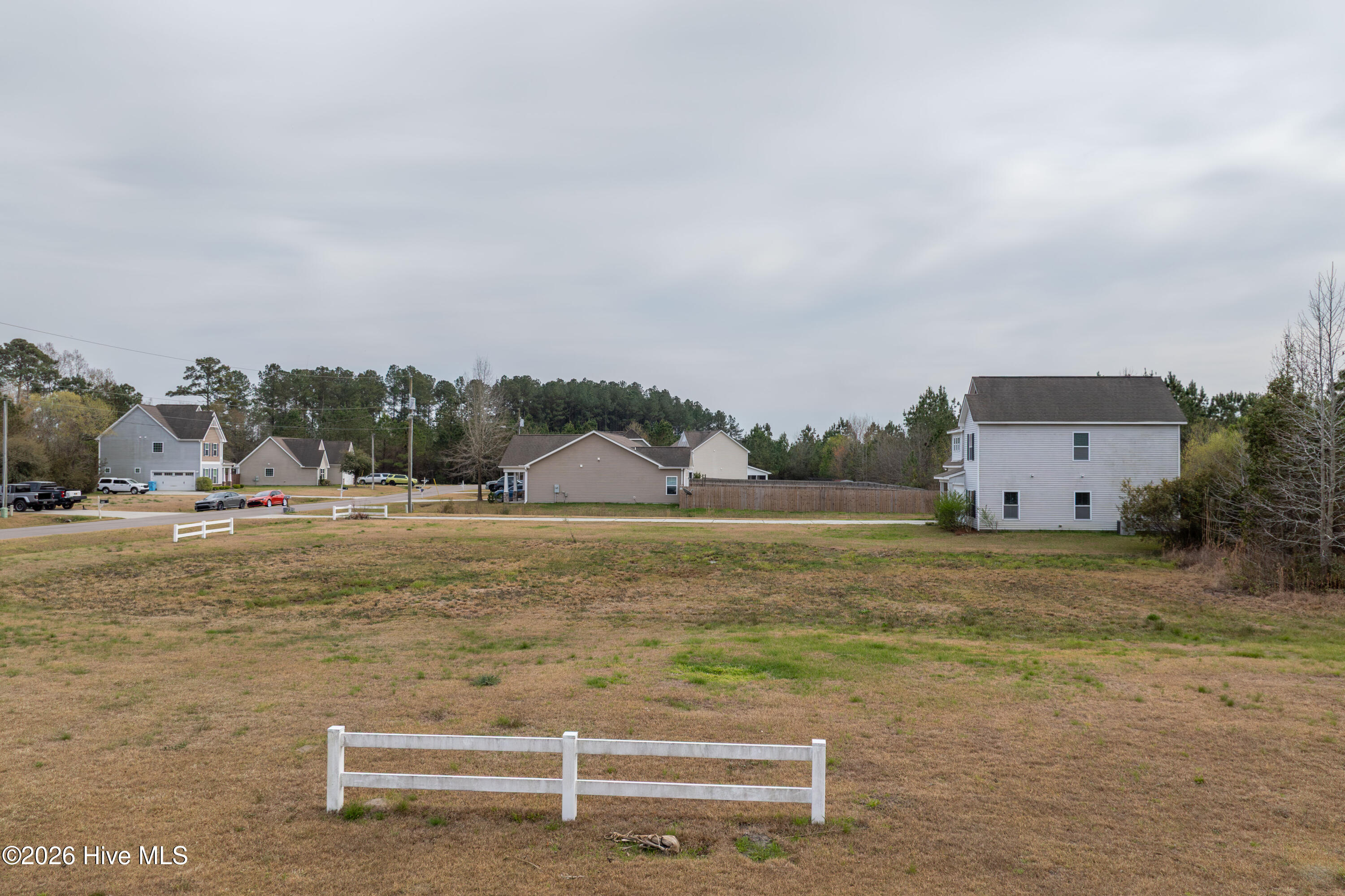 100561600 | Photo 33