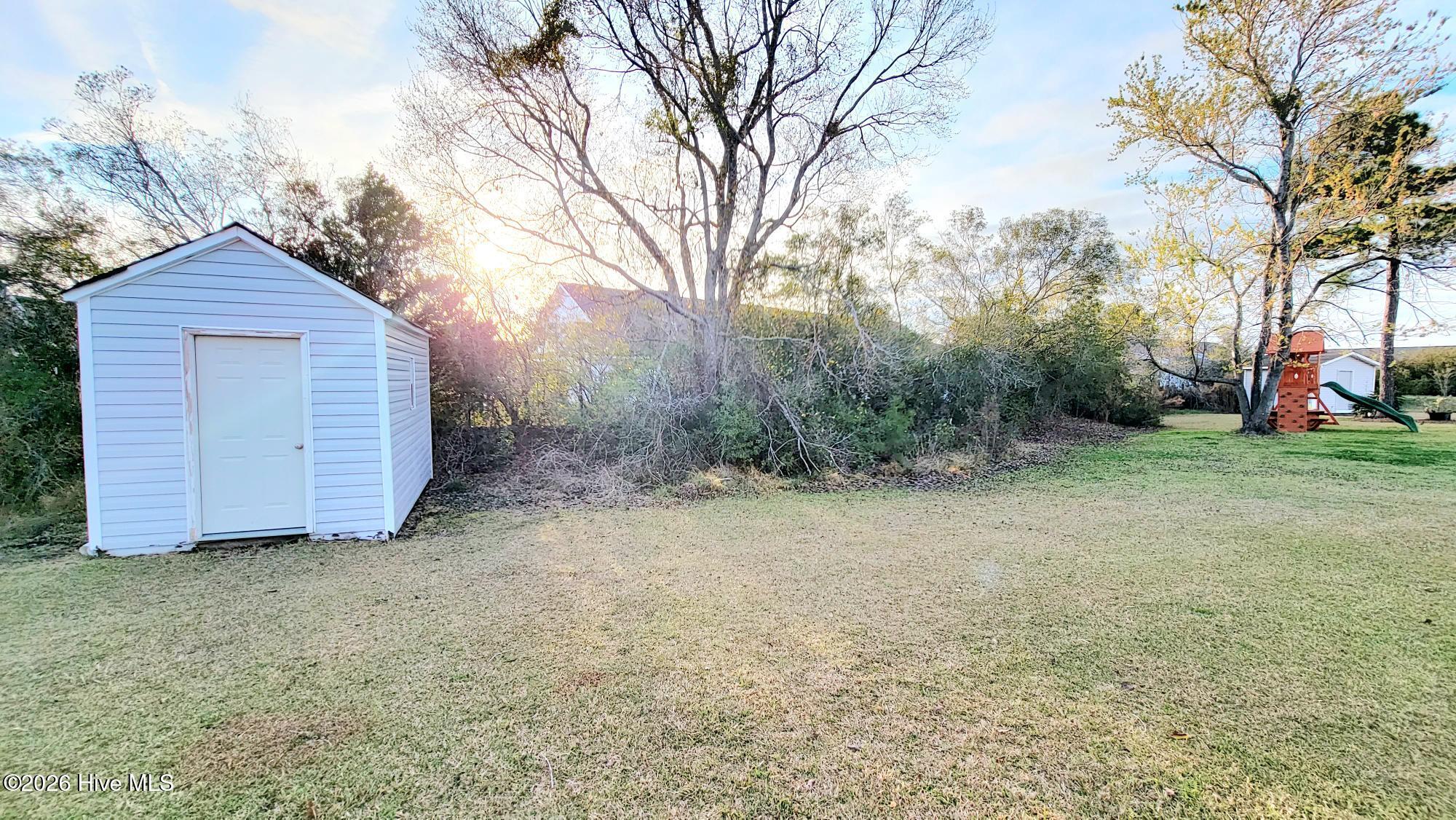 100548735 | Photo 22