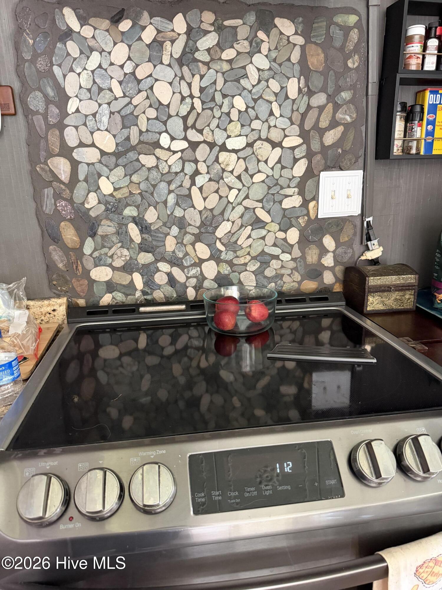 This kitchen has all the updated appliances that you’d never want.
