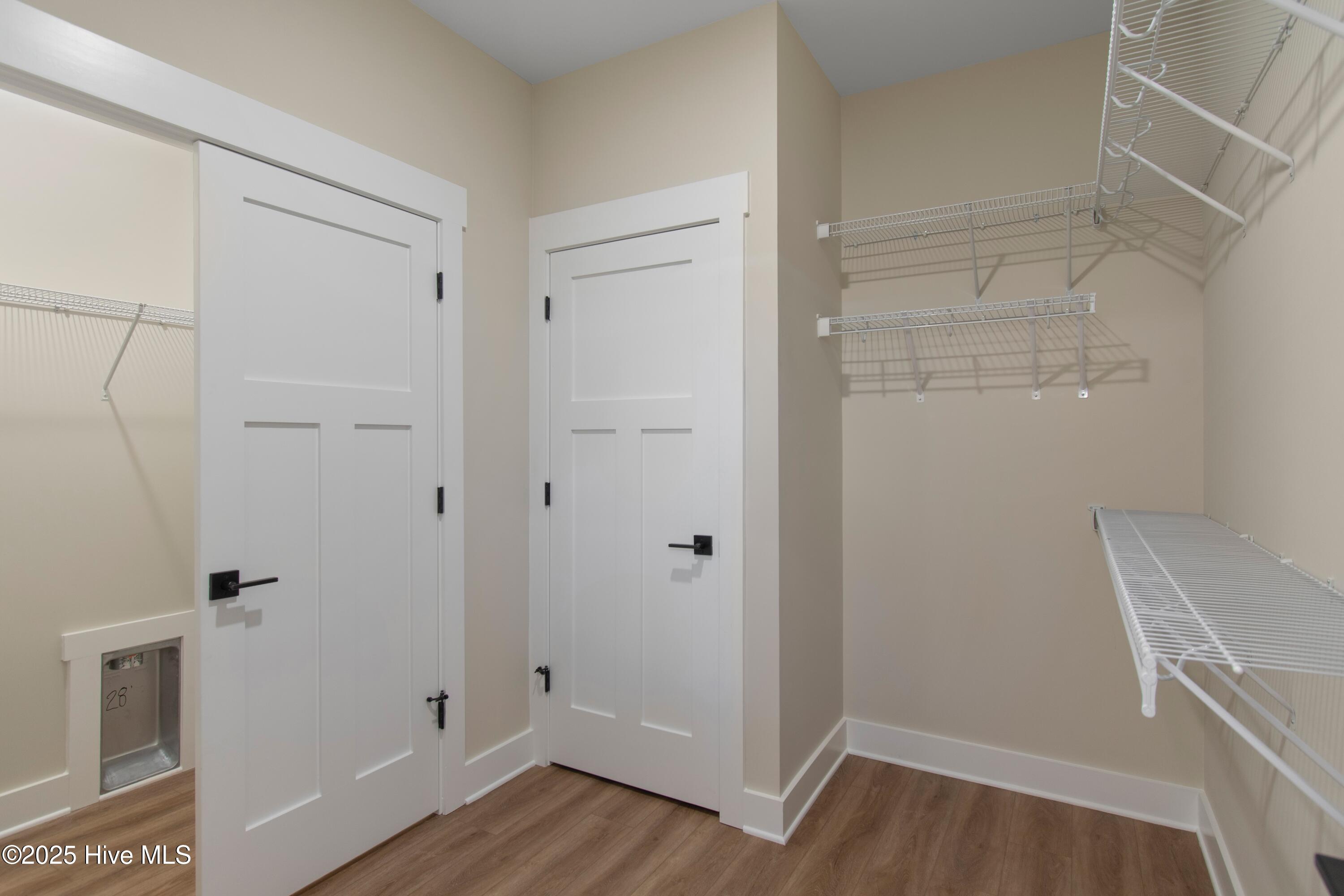 100520444 | Photo 38