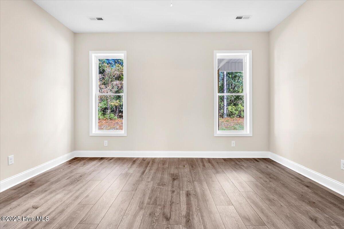 100531647 | Photo 18