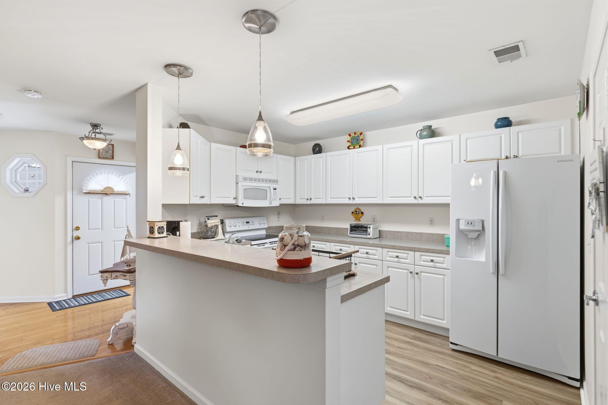 100557831 | Photo 14