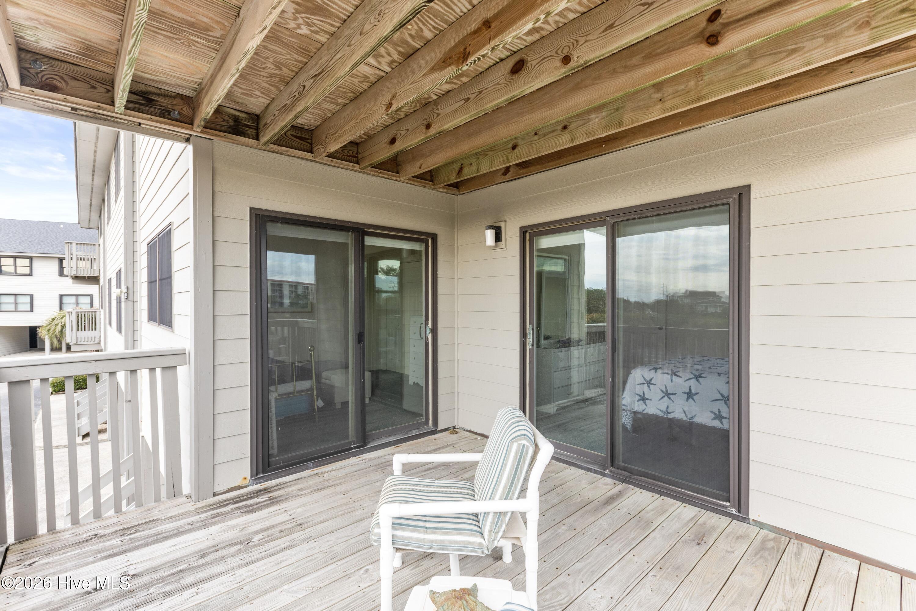 100549677 | Photo 40