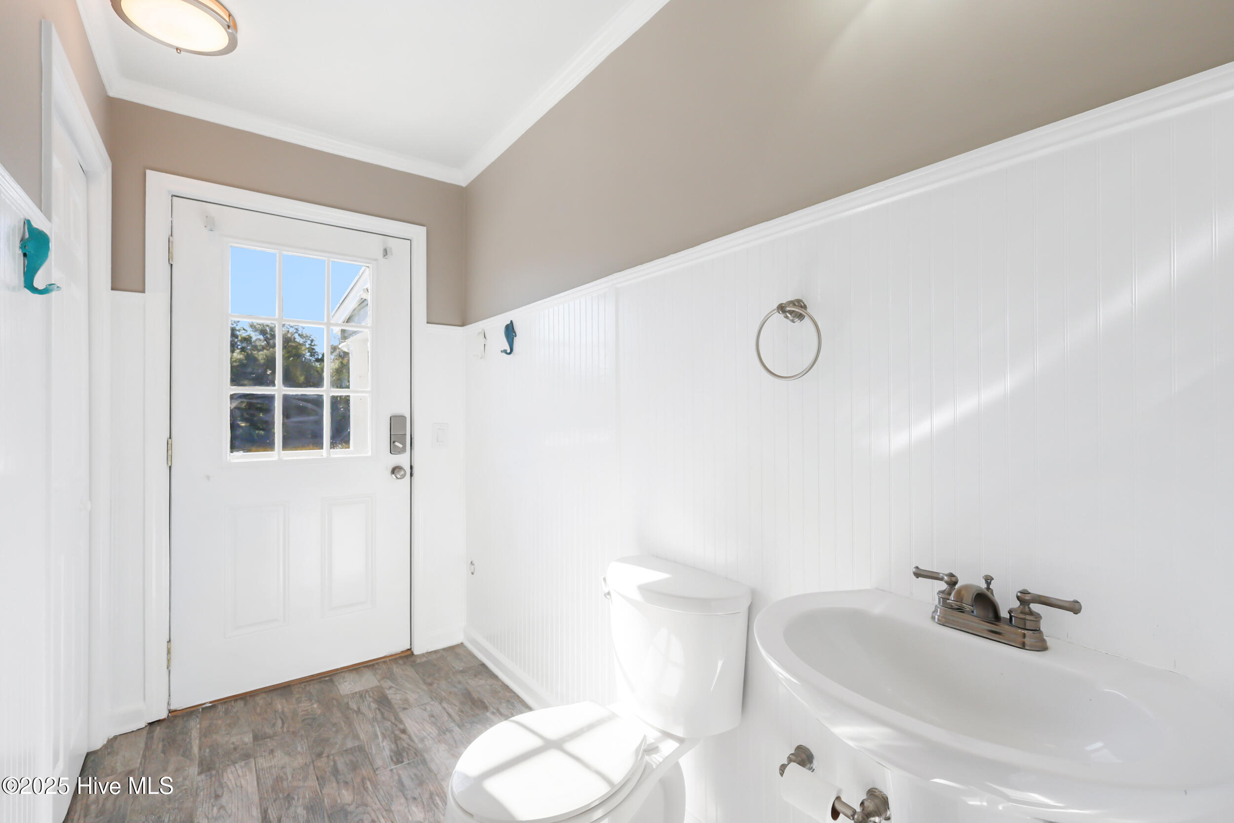 100542075 | Photo 47