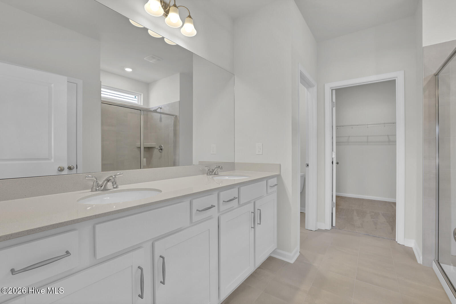 100550125 | Photo 13