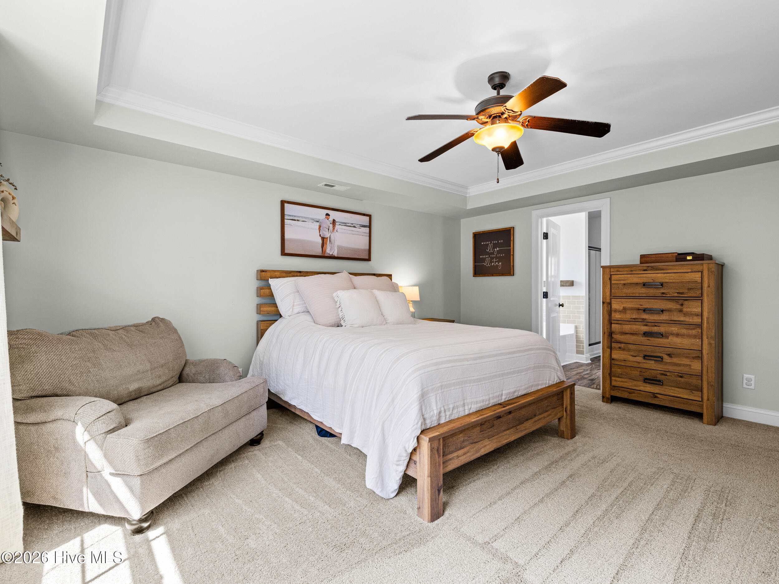 100566633 | Photo 43