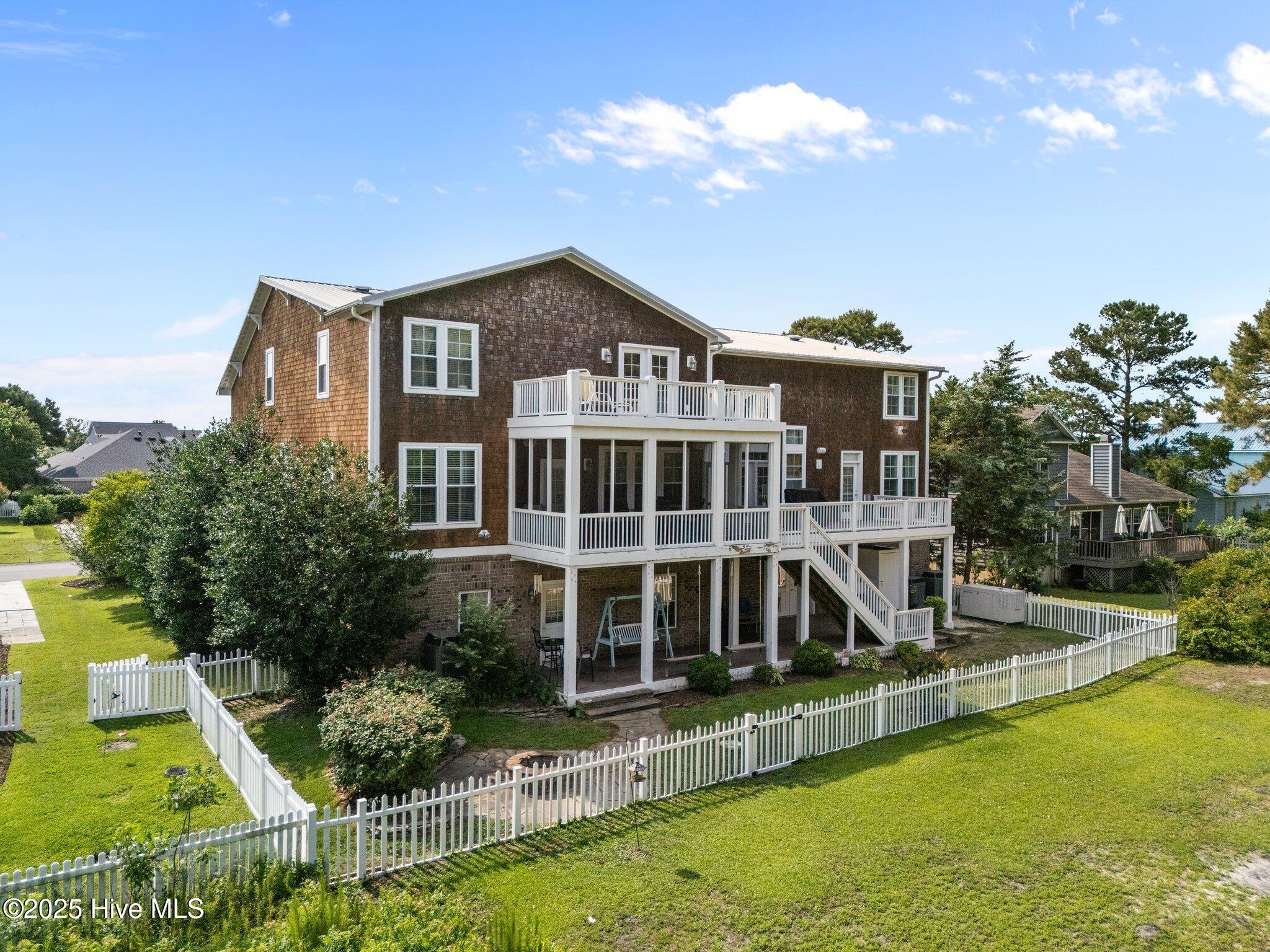 100513091 | Photo 31