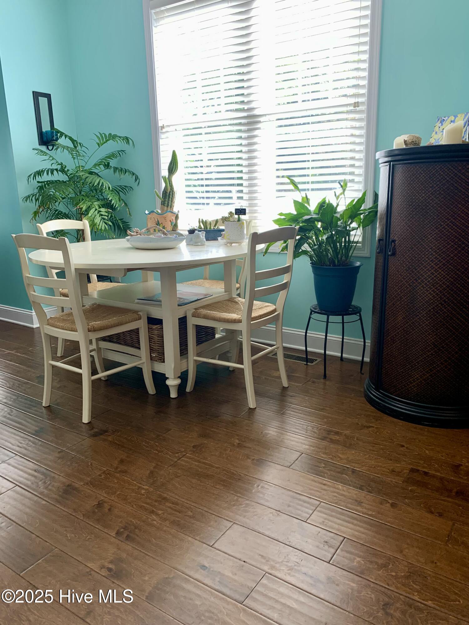 100536015 | Photo 19