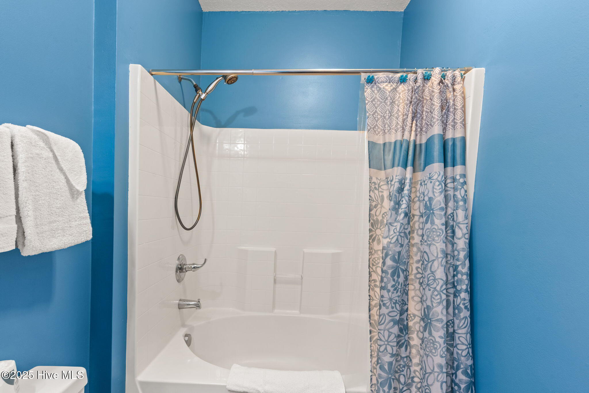 100530716 | Photo 18