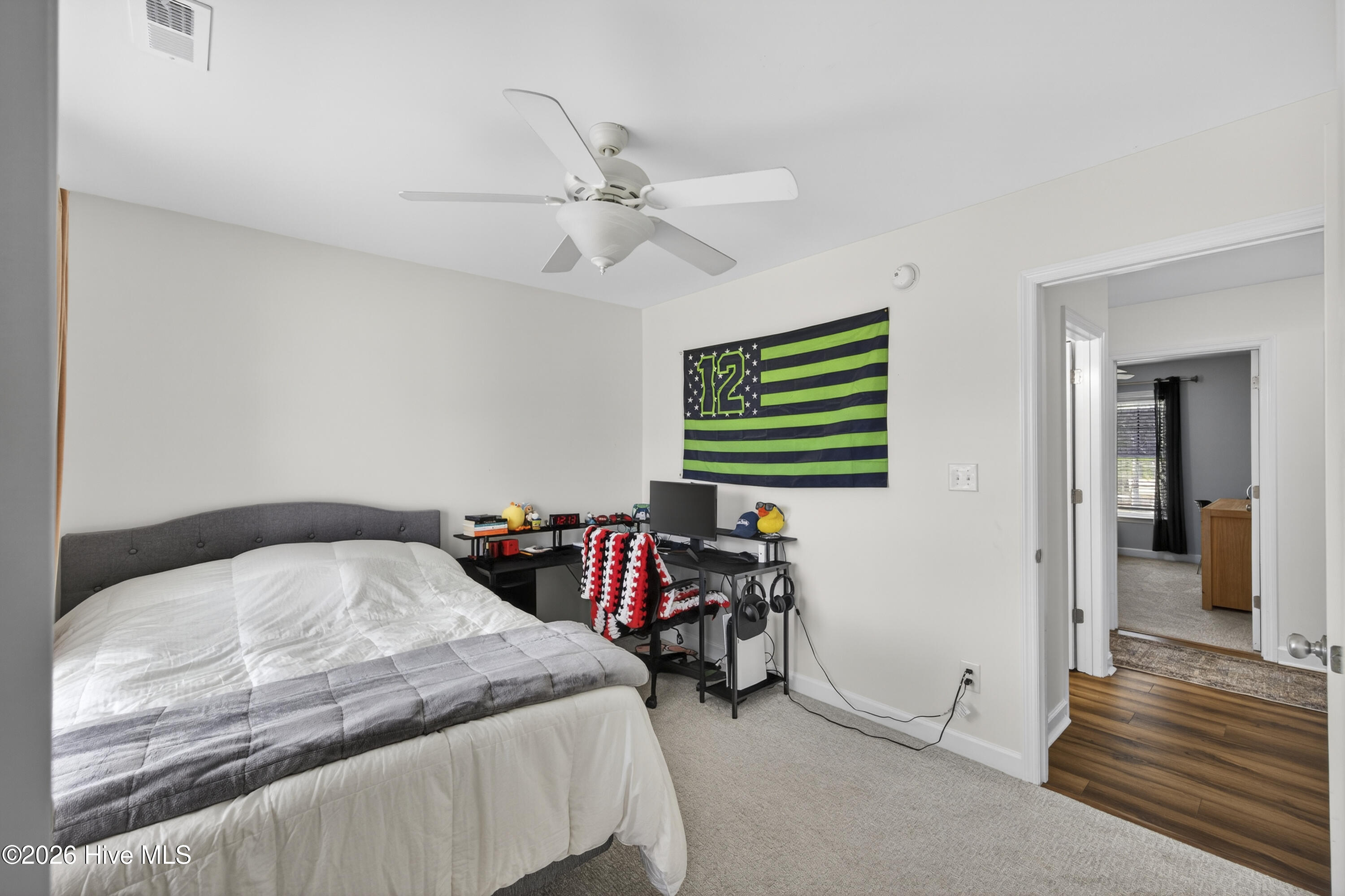 100565225 | Photo 41