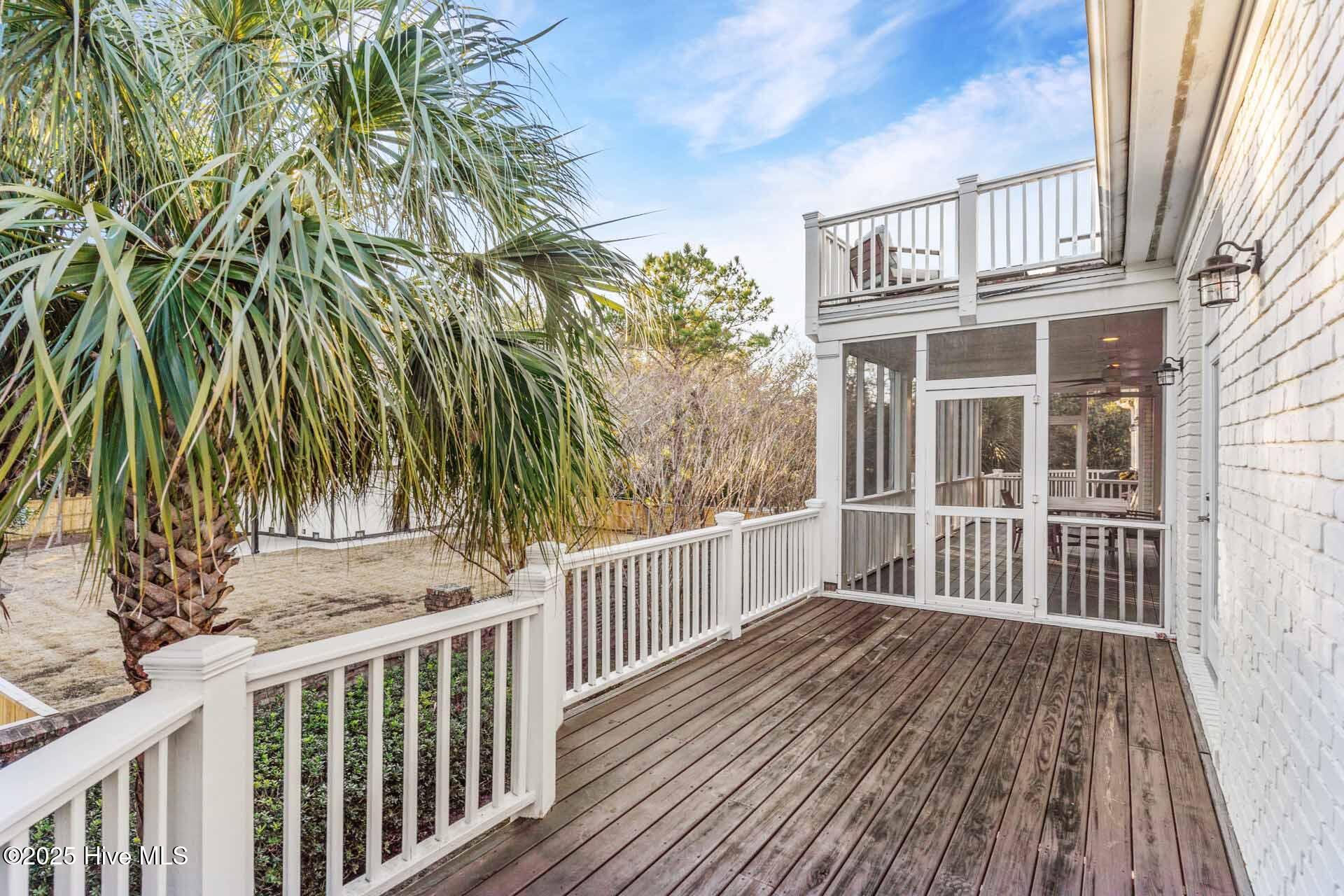 100521291 | Photo 50