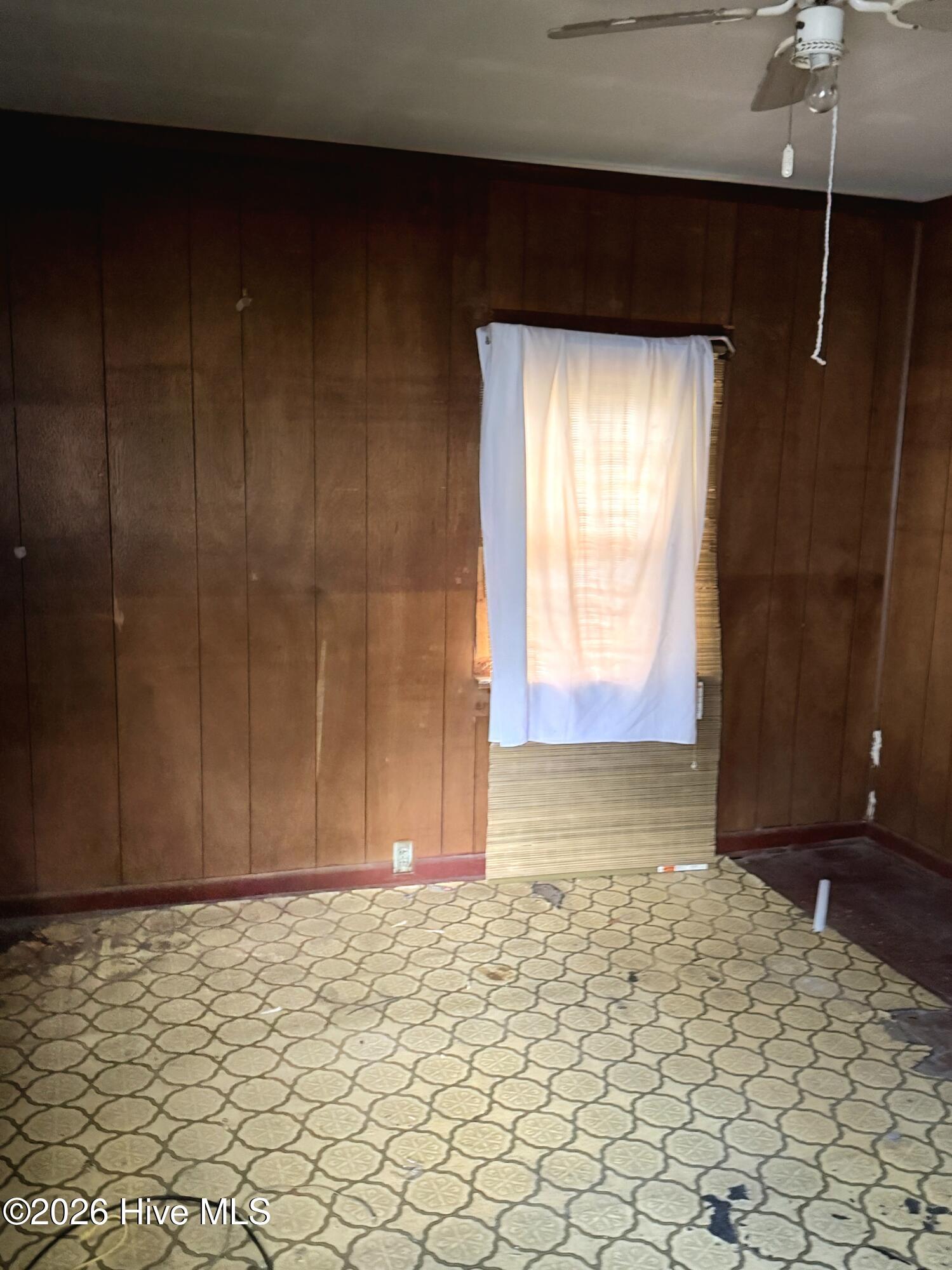 100565154 | Photo 12