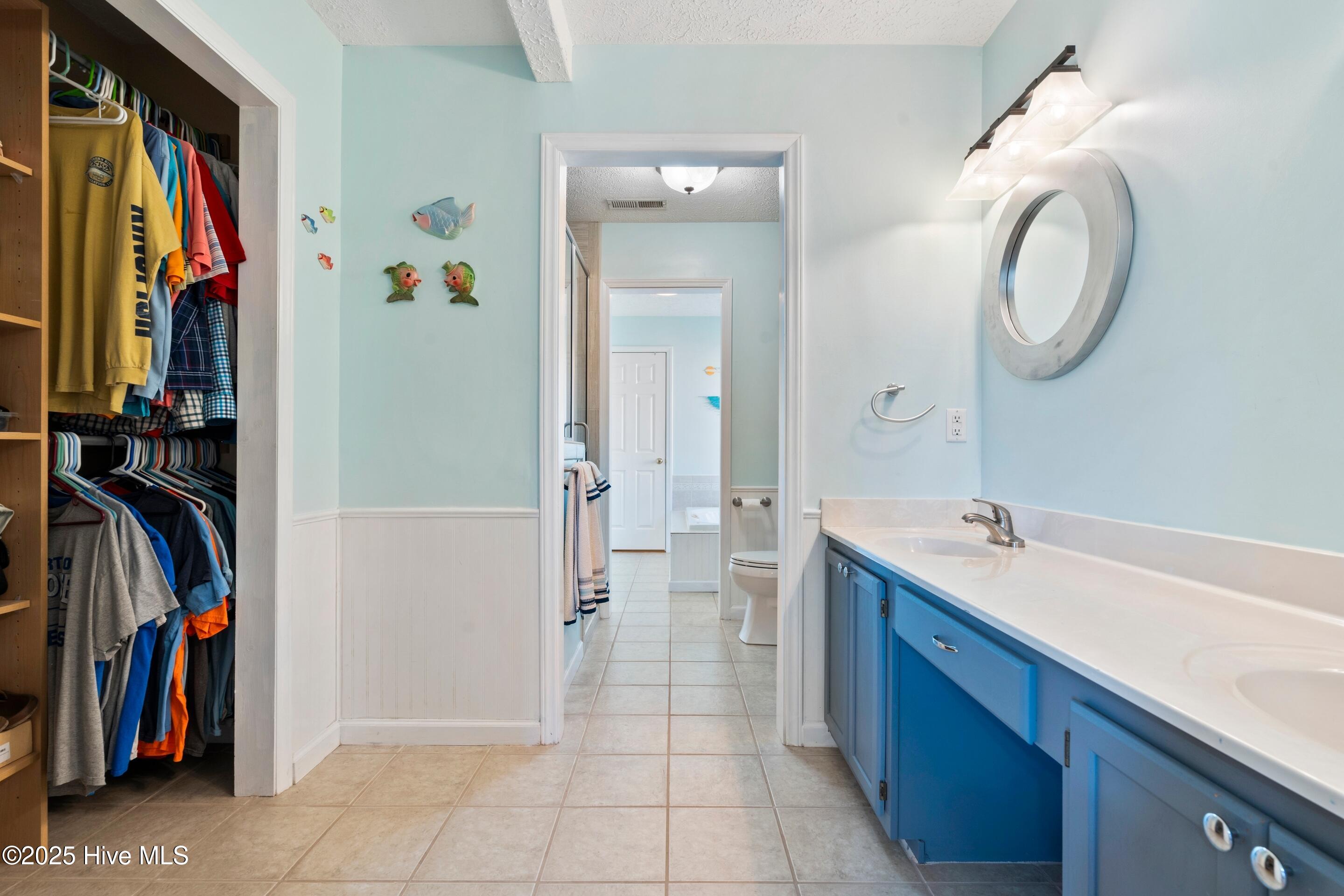 100535792 | Photo 30