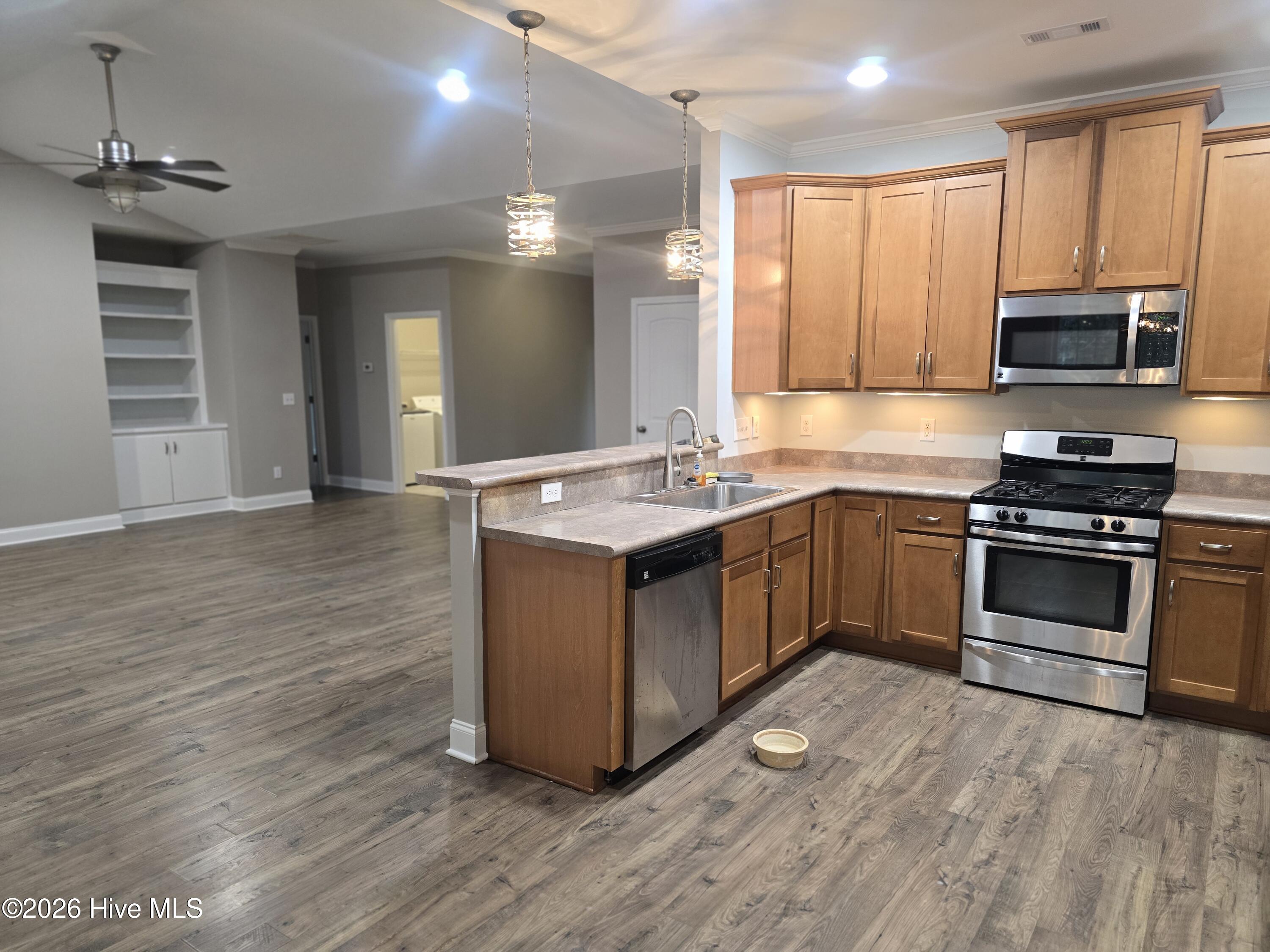 100547360 | Photo 25