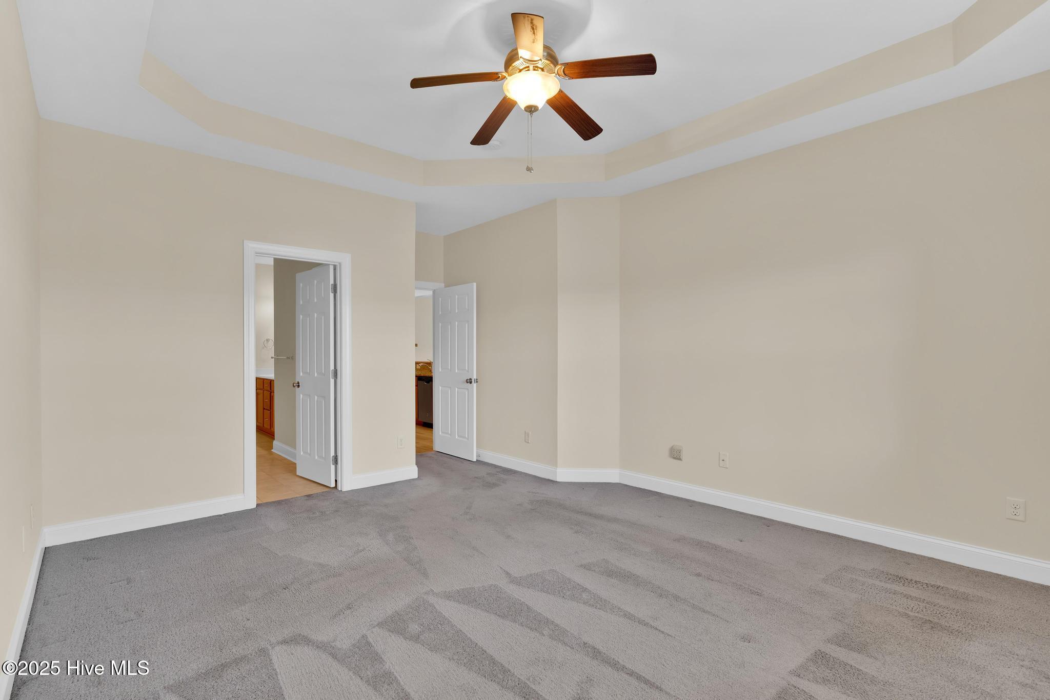 100530563 | Photo 23