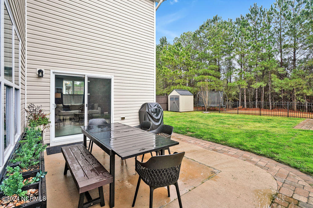 100565738 | Photo 36