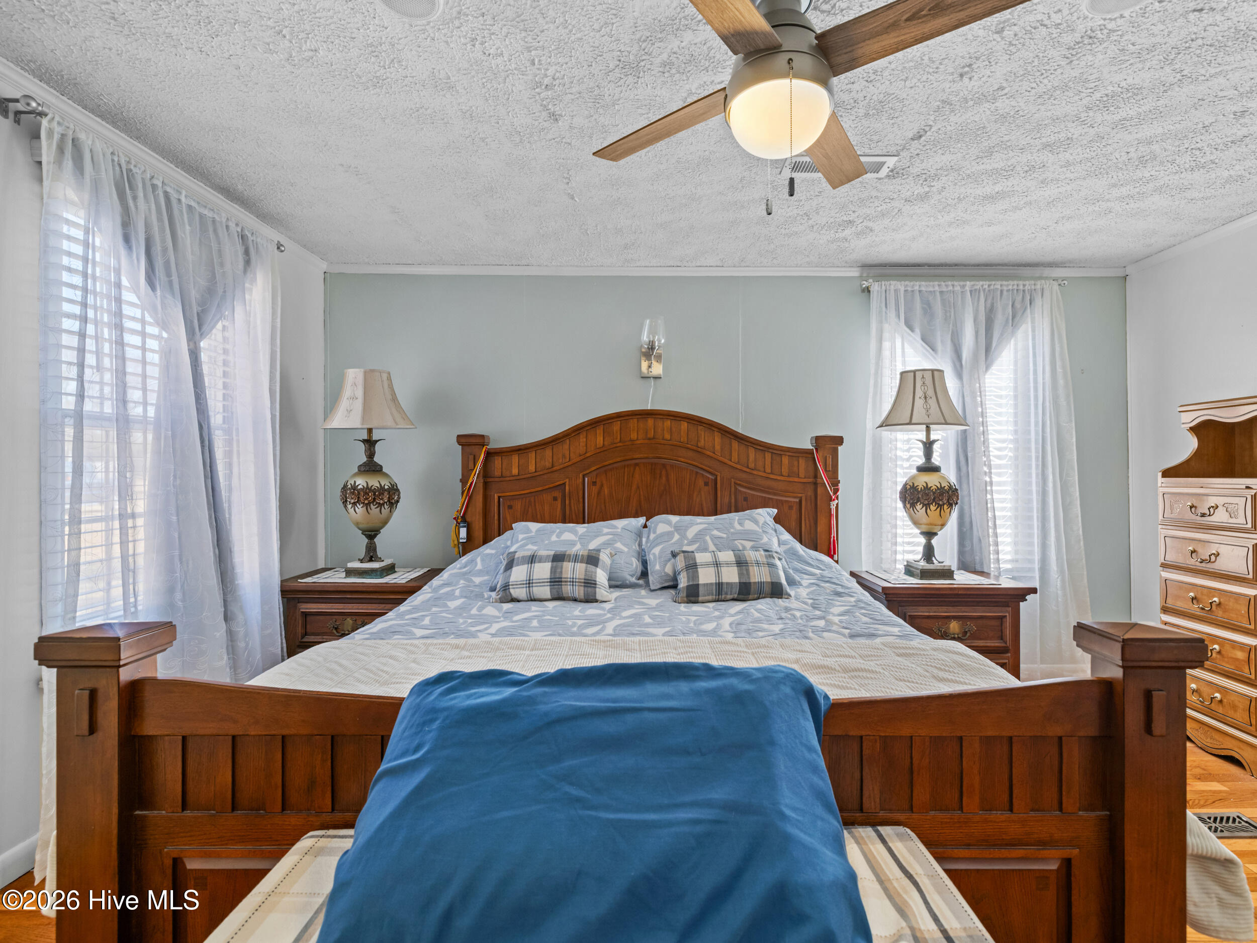 100556387 | Photo 30