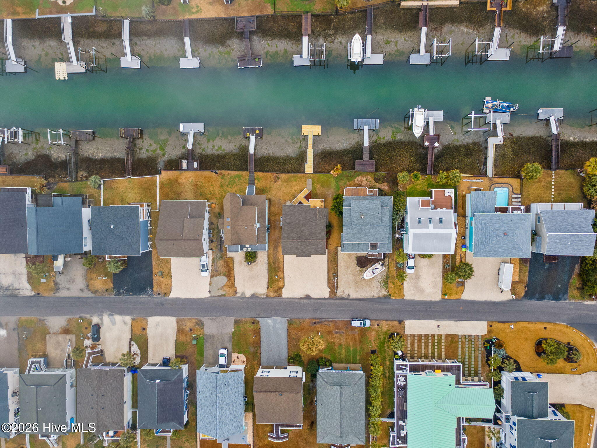 100557260 | Photo 65