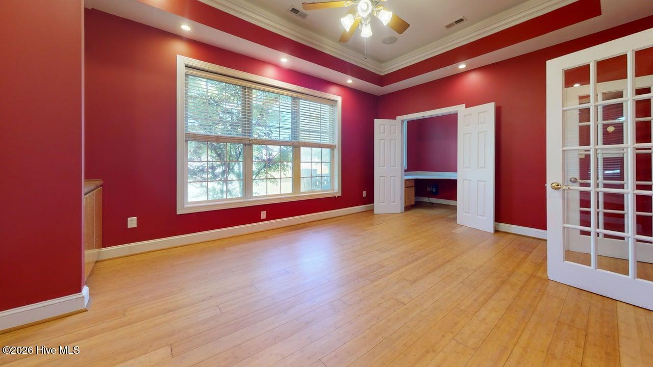 100568487 | Photo 54