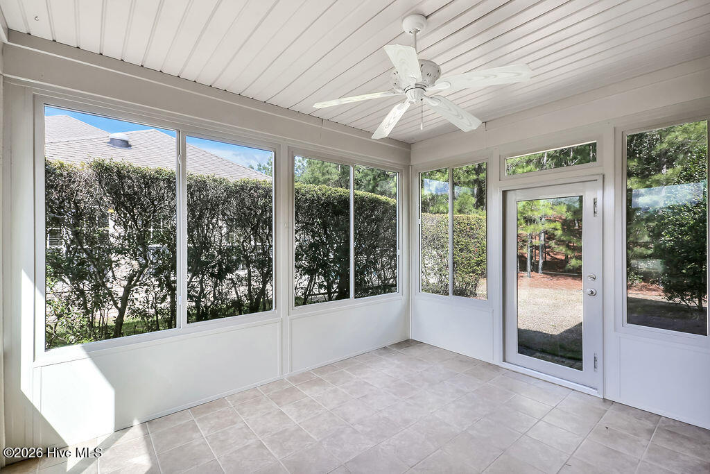 100558712 | Photo 32