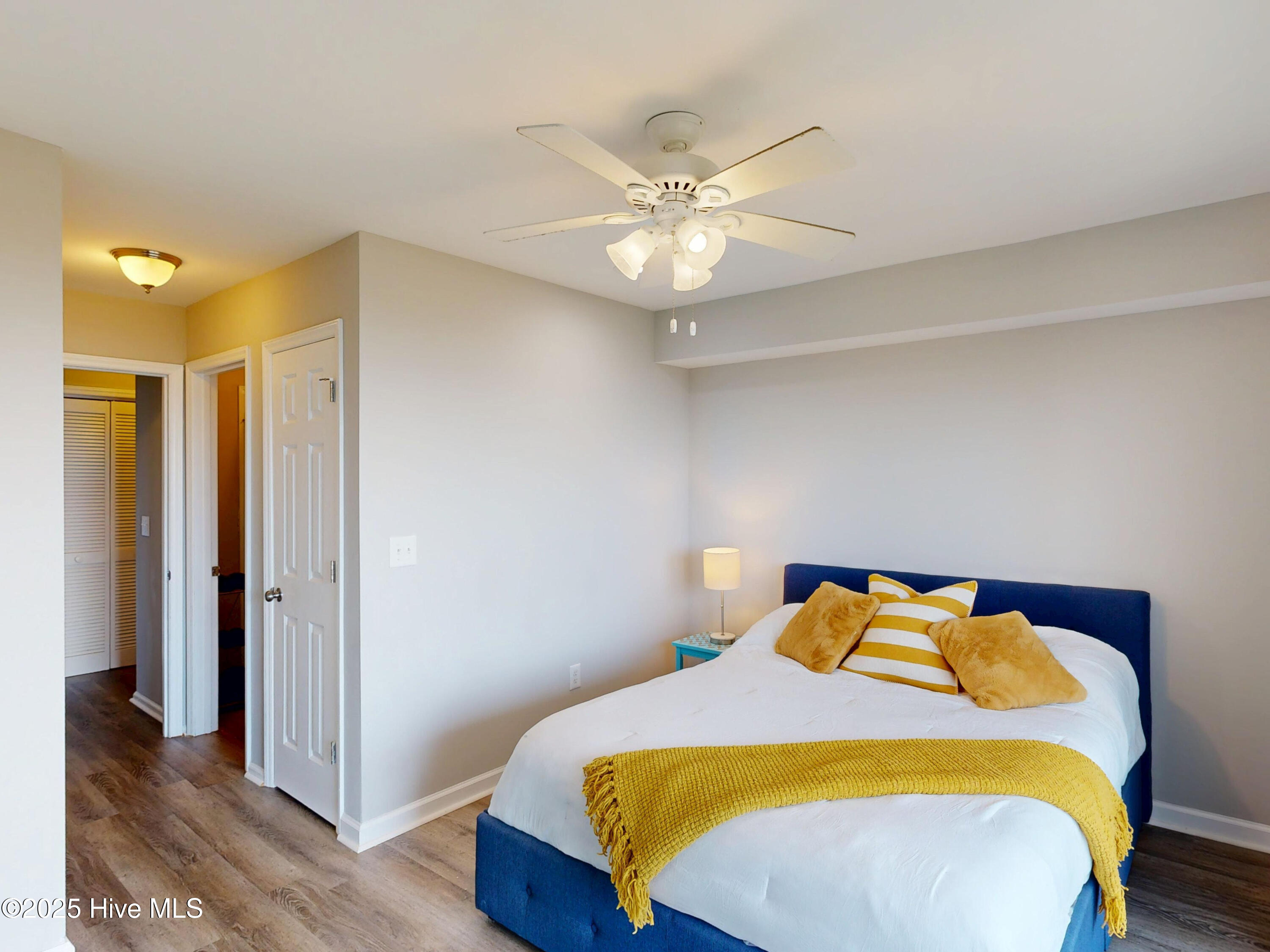 100550586 | Photo 35