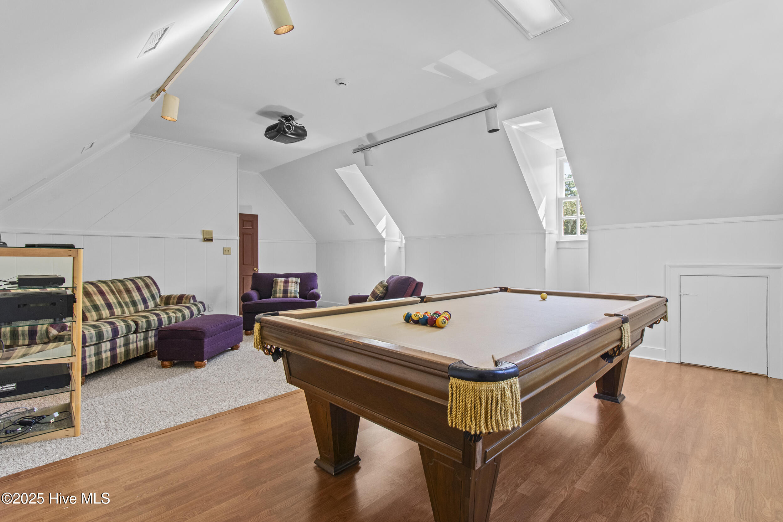 100537664 | Photo 68