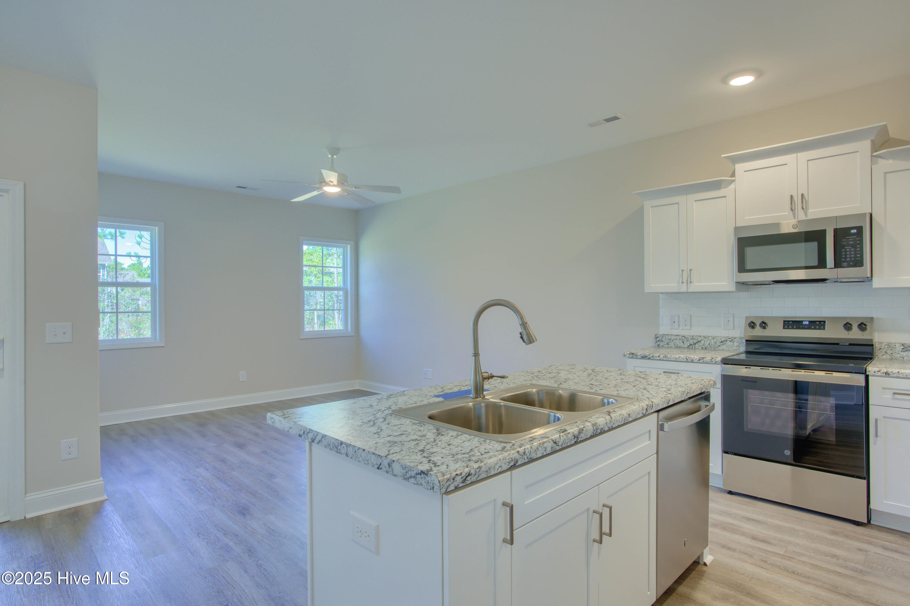 100495084 | Photo 11