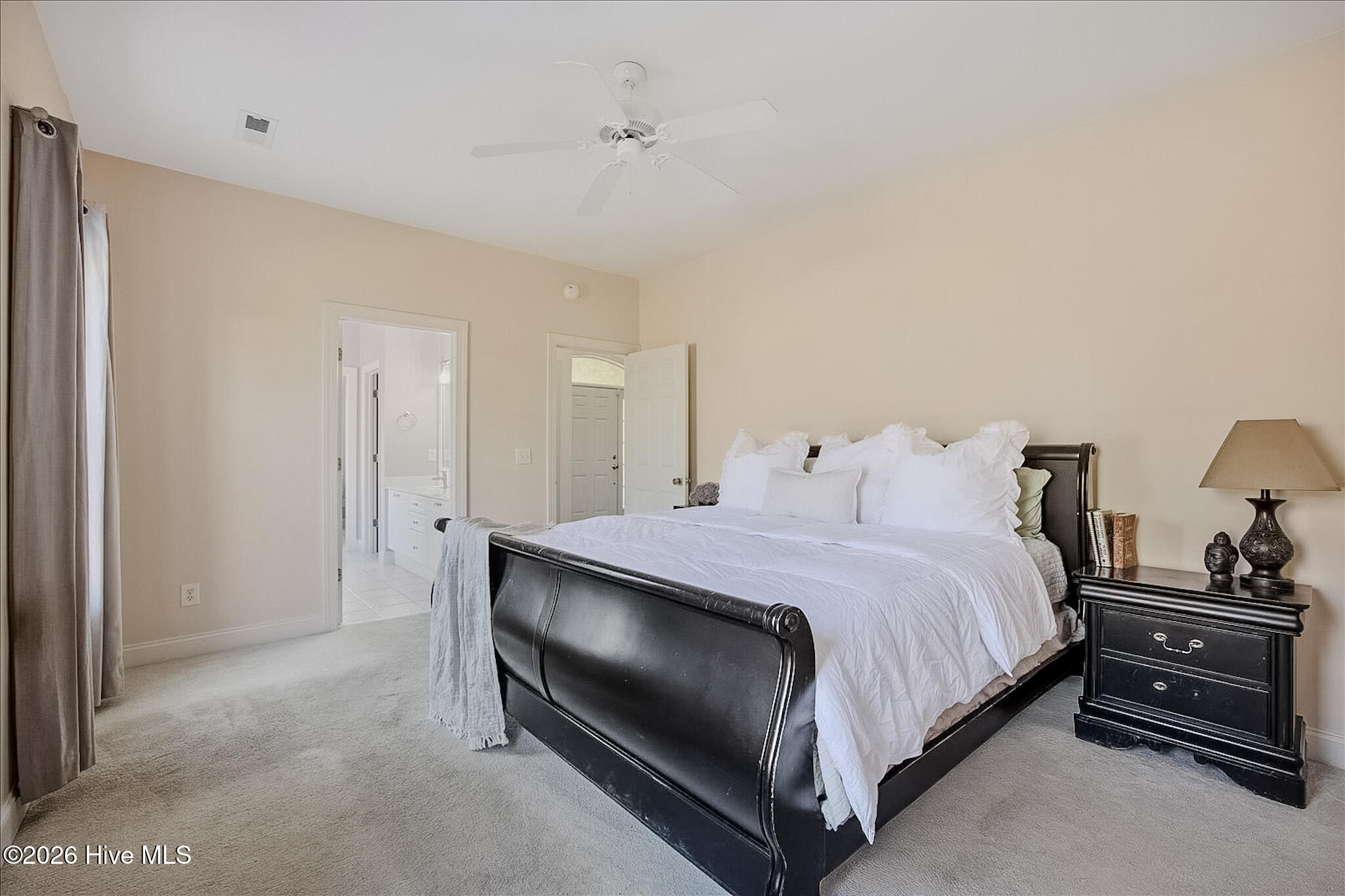 100554989 | Photo 18