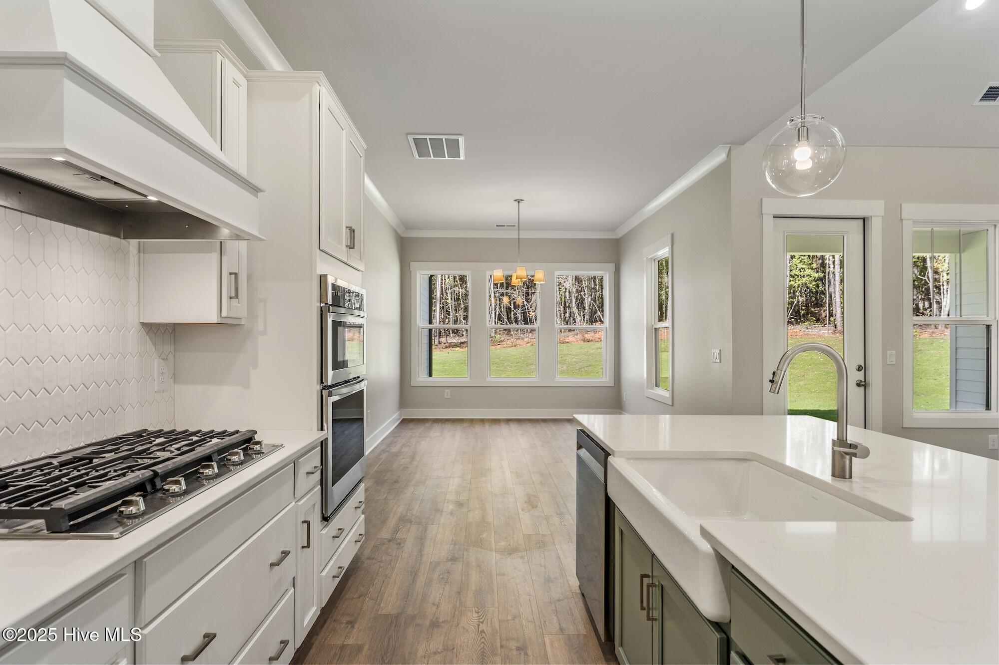 100542321 | Photo 10