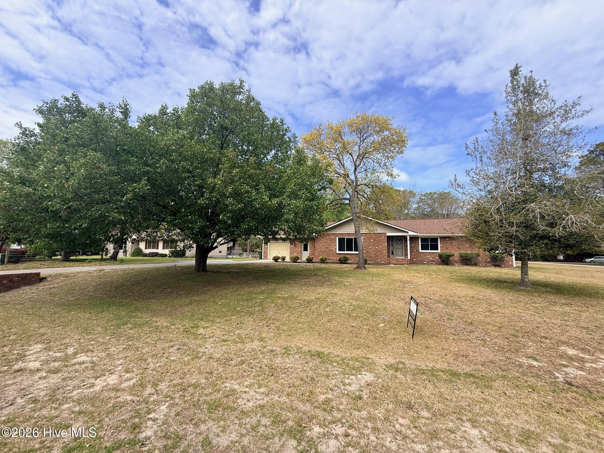 402 Crestwood Drive,Newport
