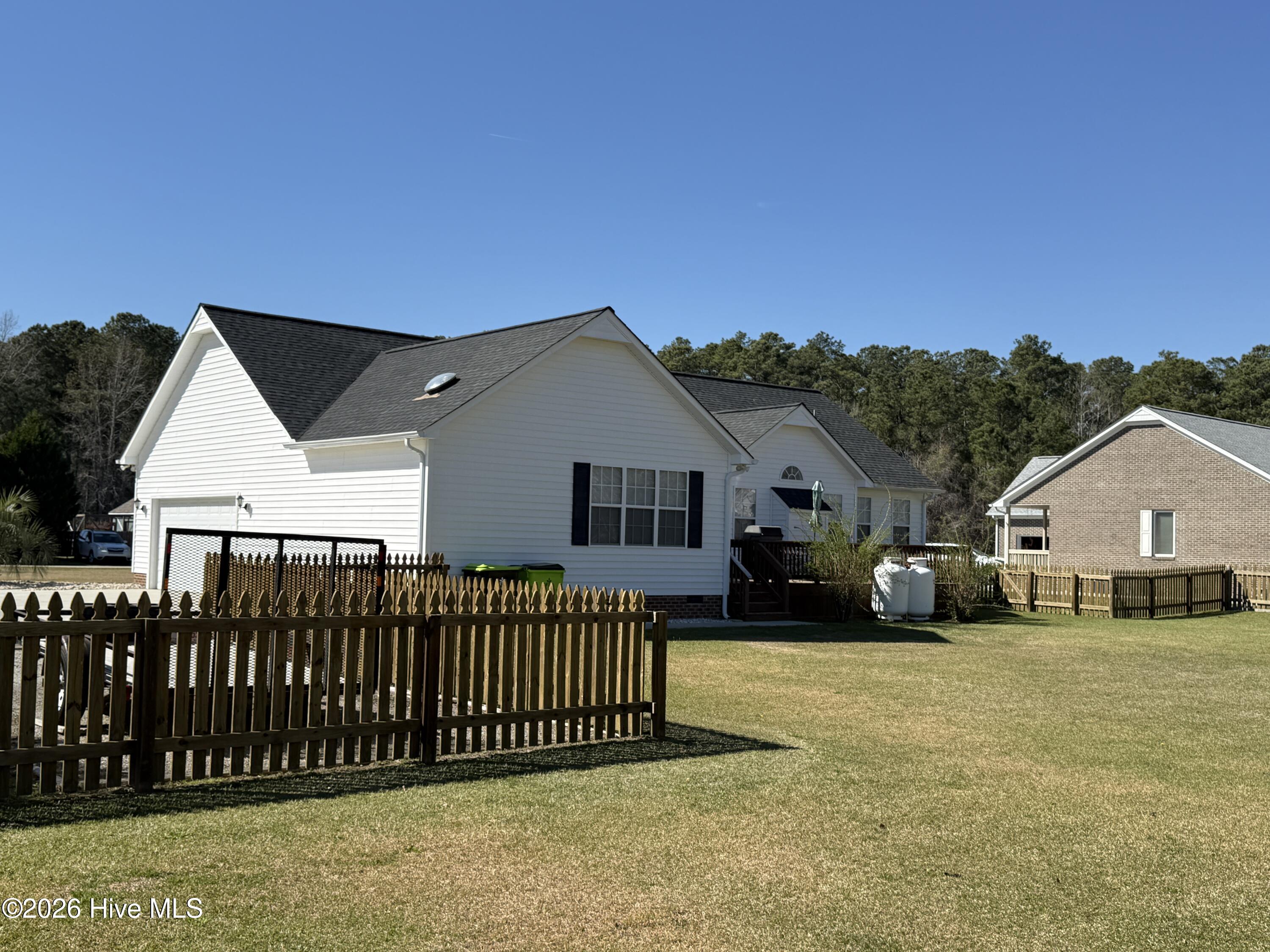 100561719 | Photo 29