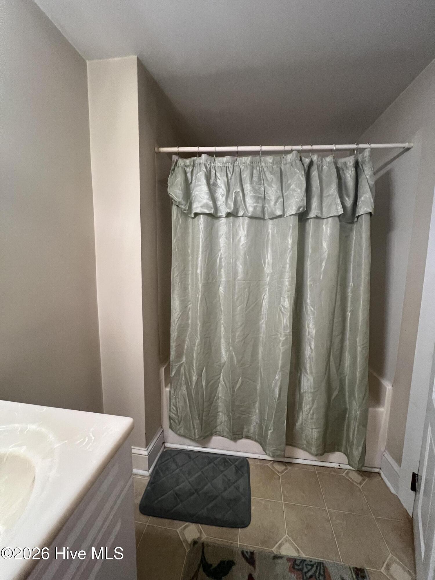 183 Nc 124 West