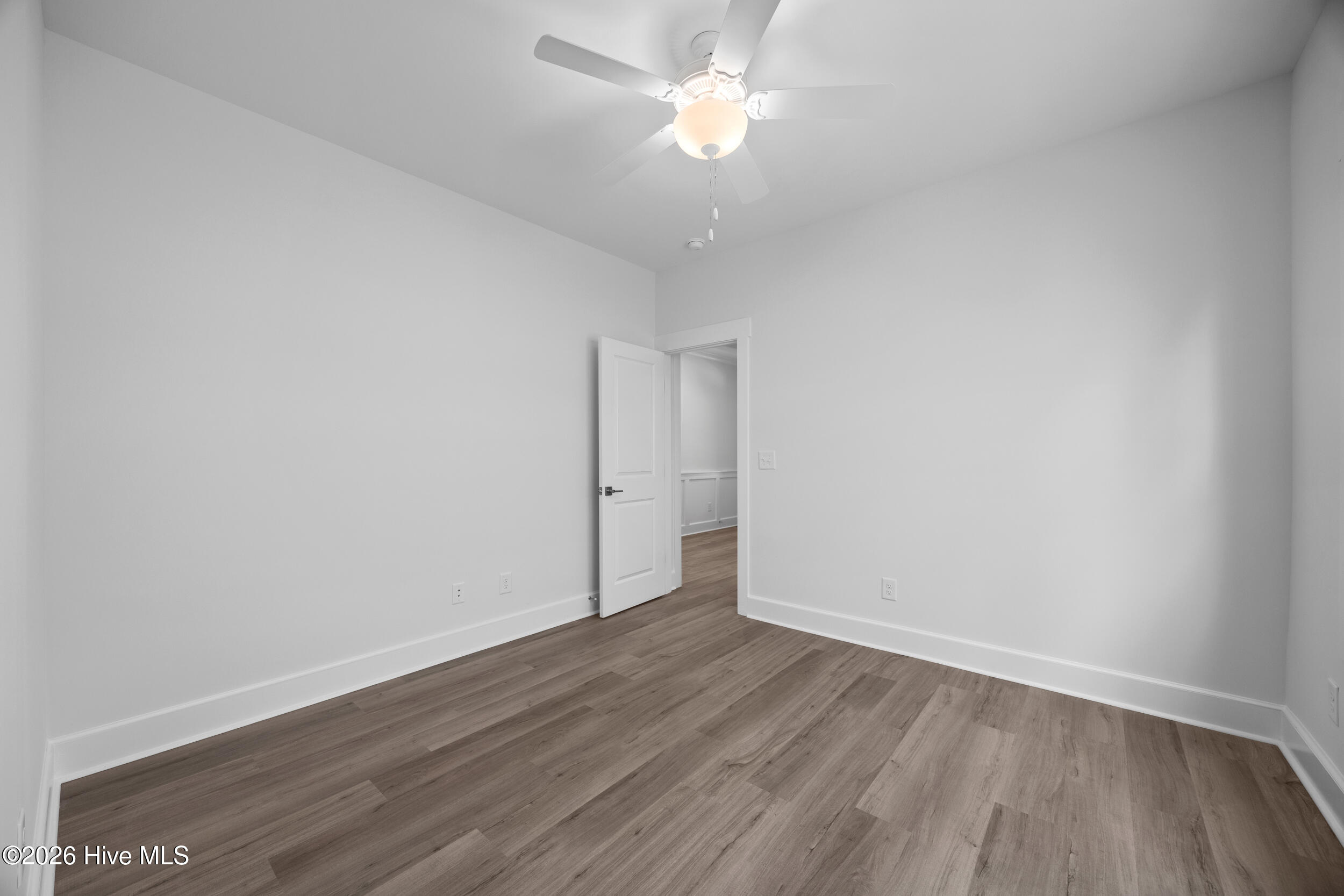 100551079 | Photo 10