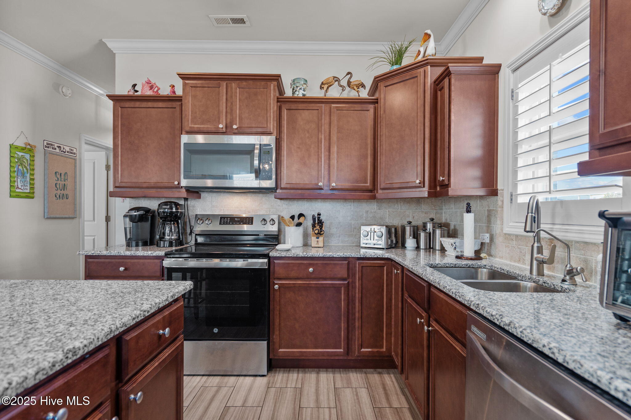 100540020 | Photo 33