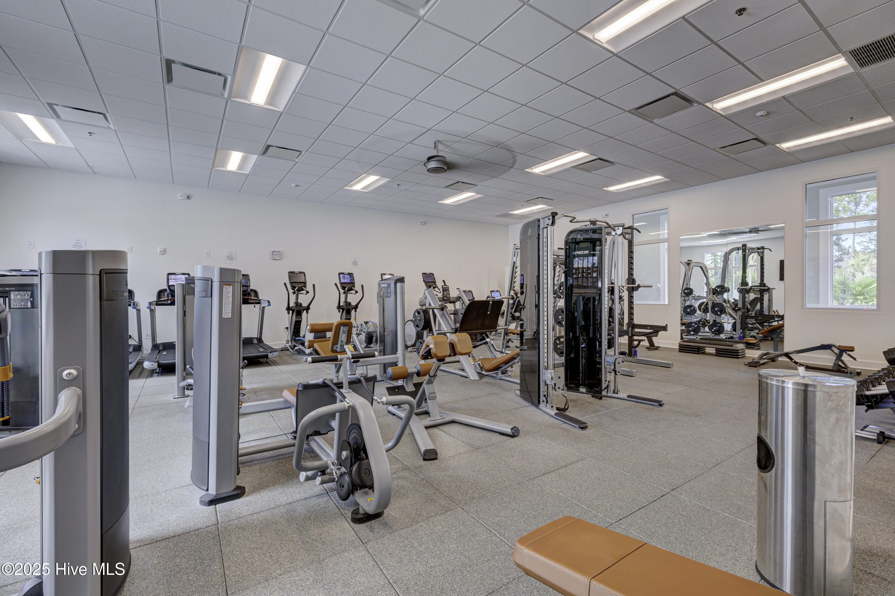 100547164 | Photo 81