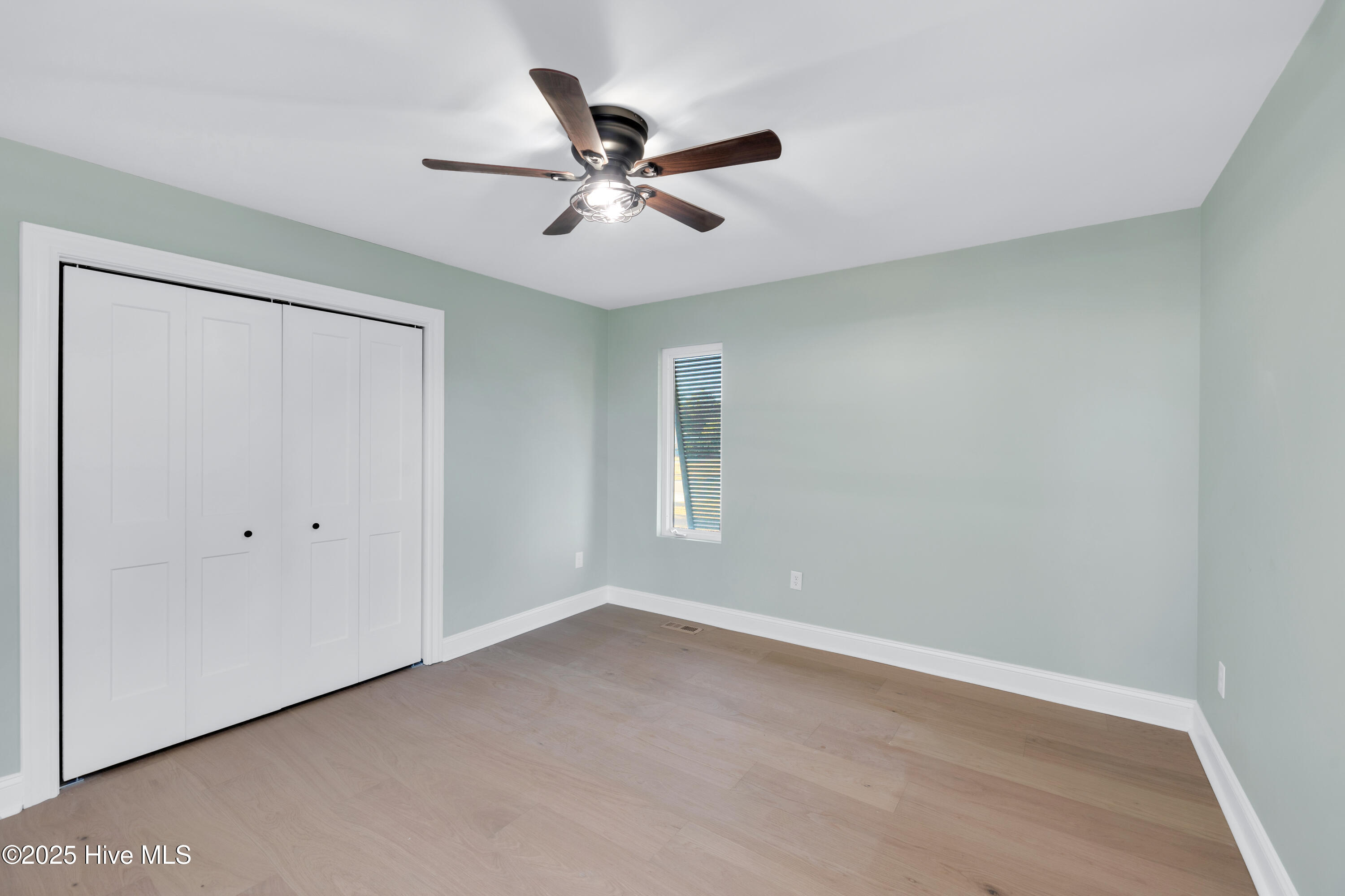 100545827 | Photo 25