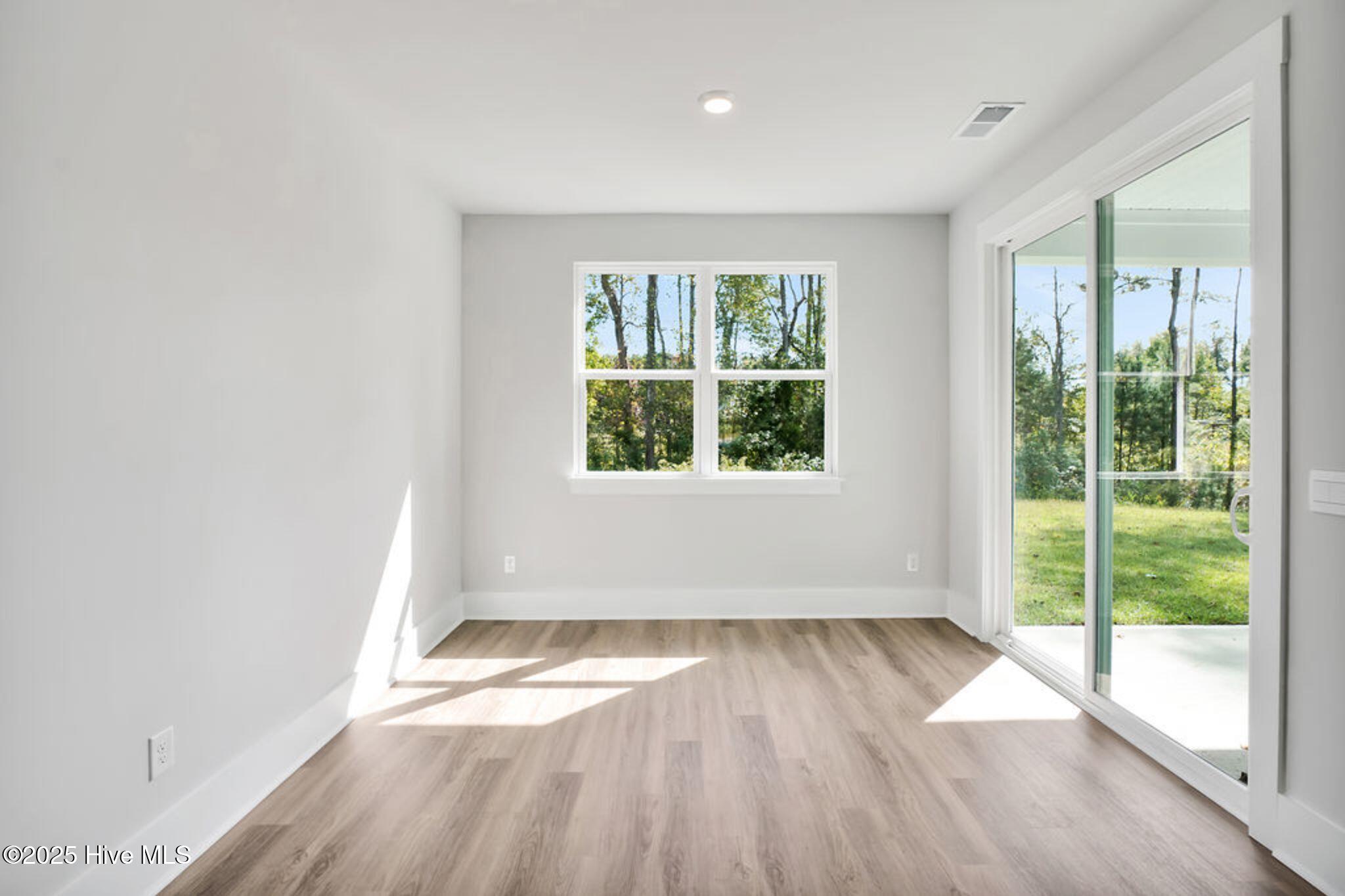 100530538 | Photo 14