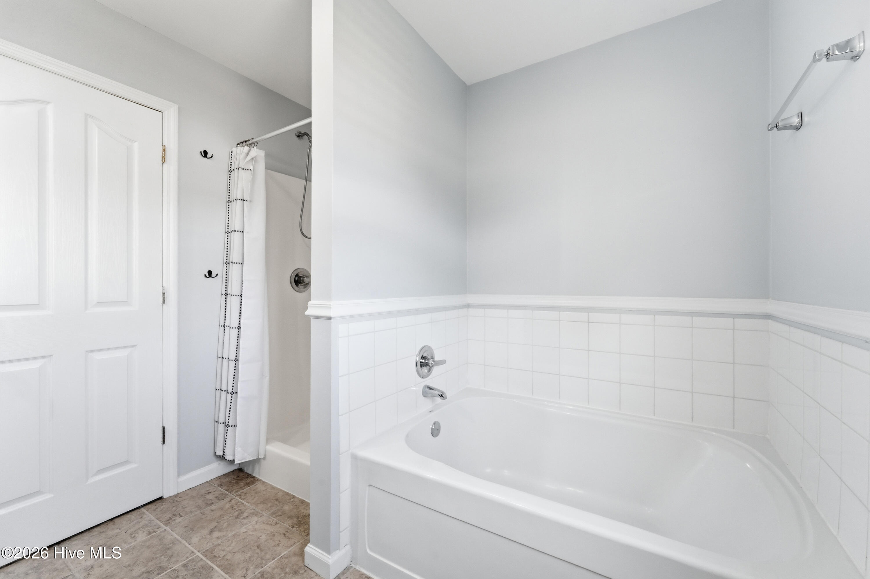 100568170 | Photo 31