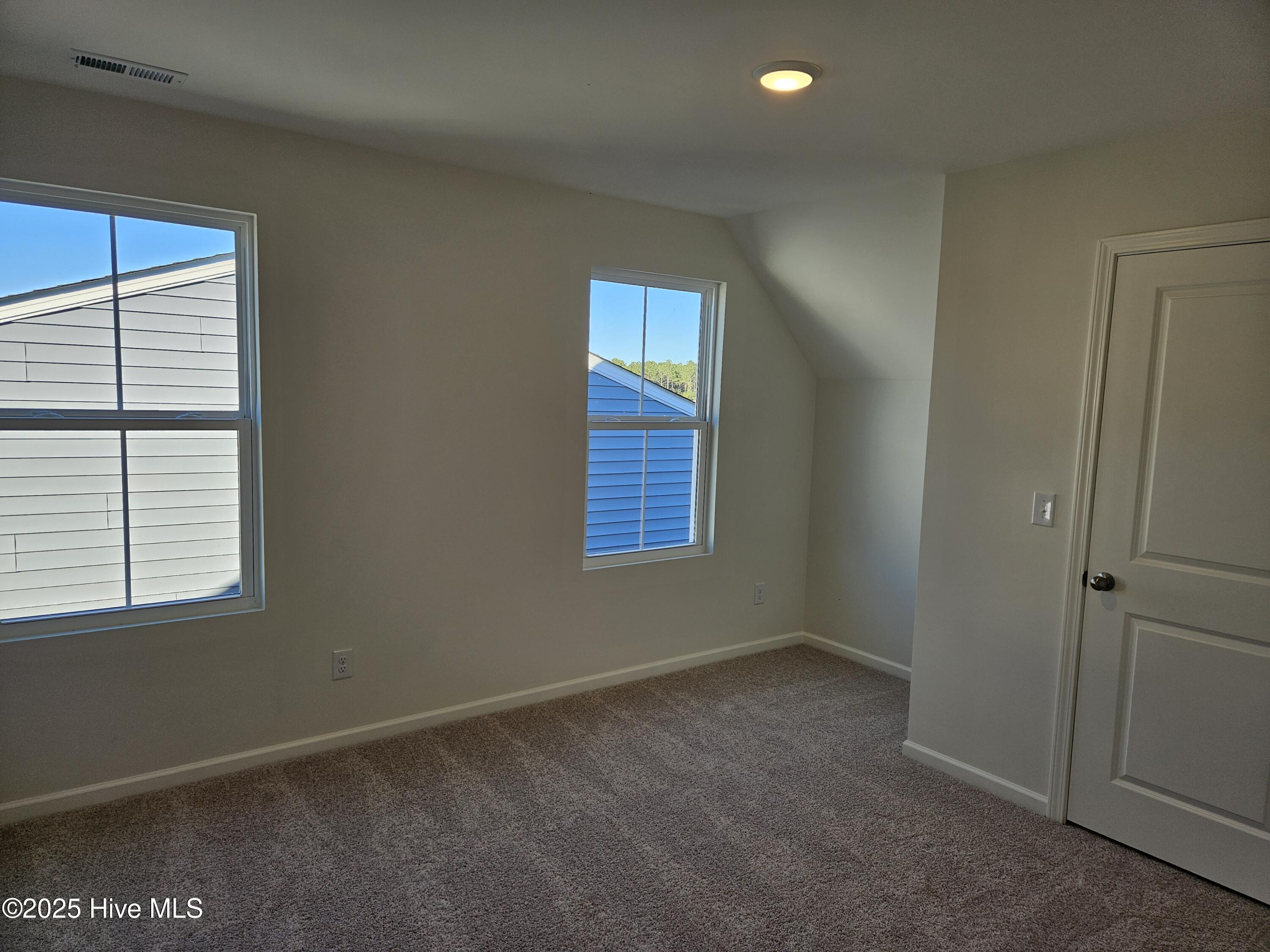 100537305 | Photo 21