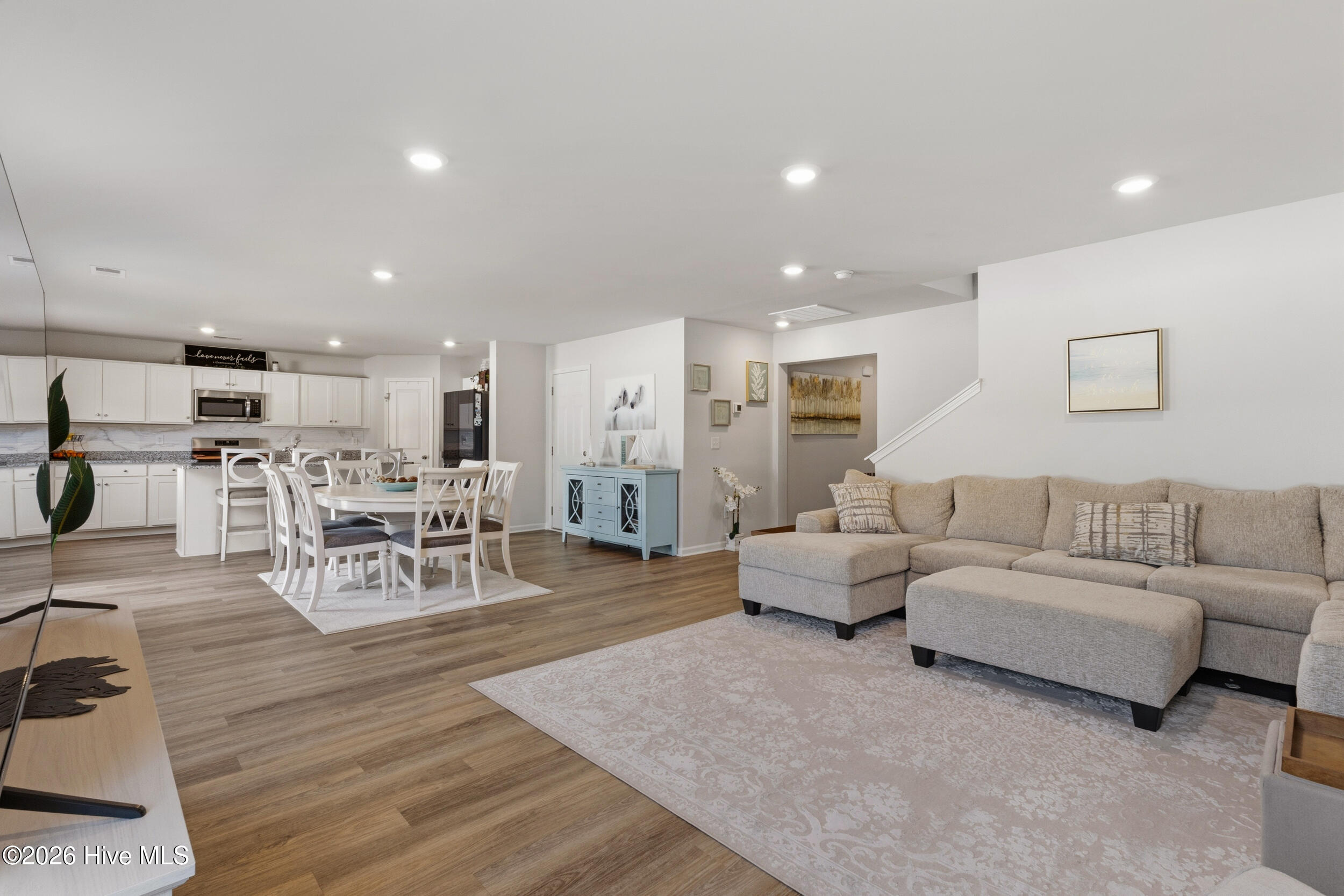 100558128 | Photo 10